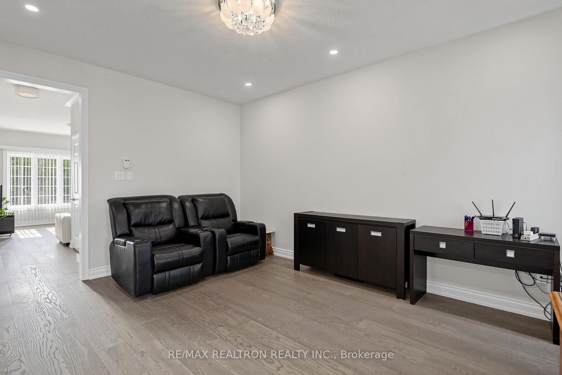 Photo 11 of 37 Greenspire Avenue, Markham, Wismer — HOMEH