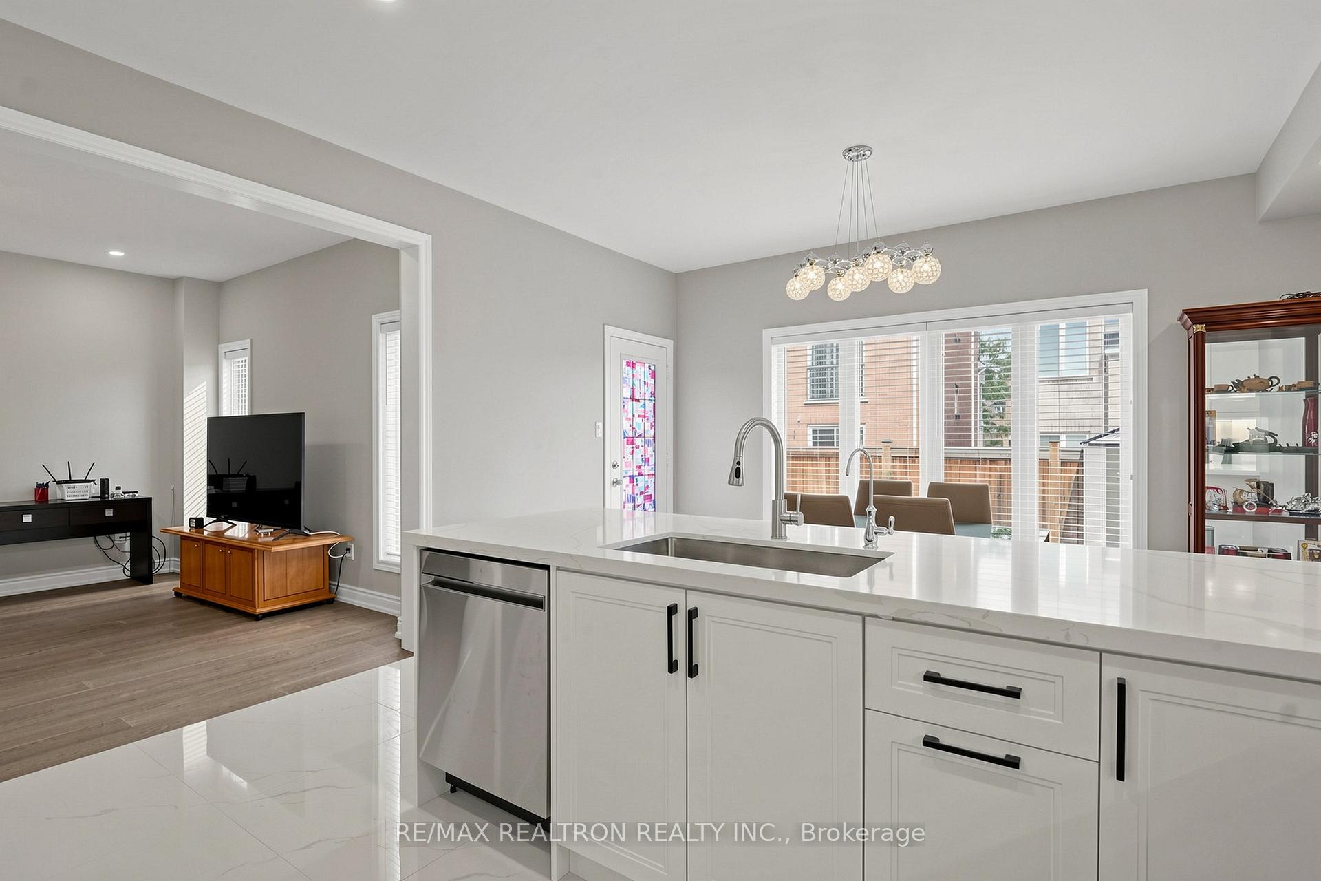 Photo 17 of 37 Greenspire Avenue, Markham, Wismer — HOMEH