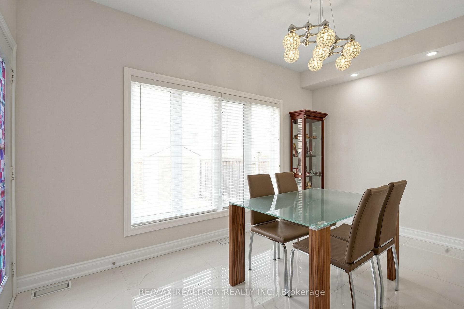Photo 18 of 37 Greenspire Avenue, Markham, Wismer — HOMEH