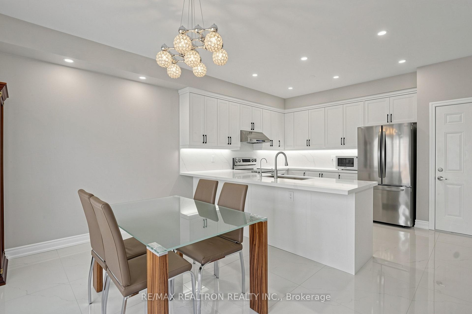 Photo 19 of 37 Greenspire Avenue, Markham, Wismer — HOMEH
