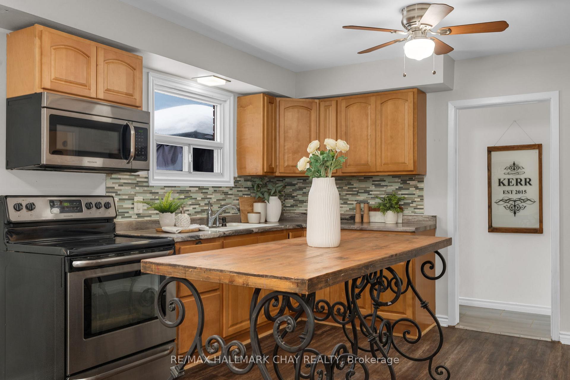 Photo 11 of 232 Superior Street, Clearview, Stayner — HOMEH