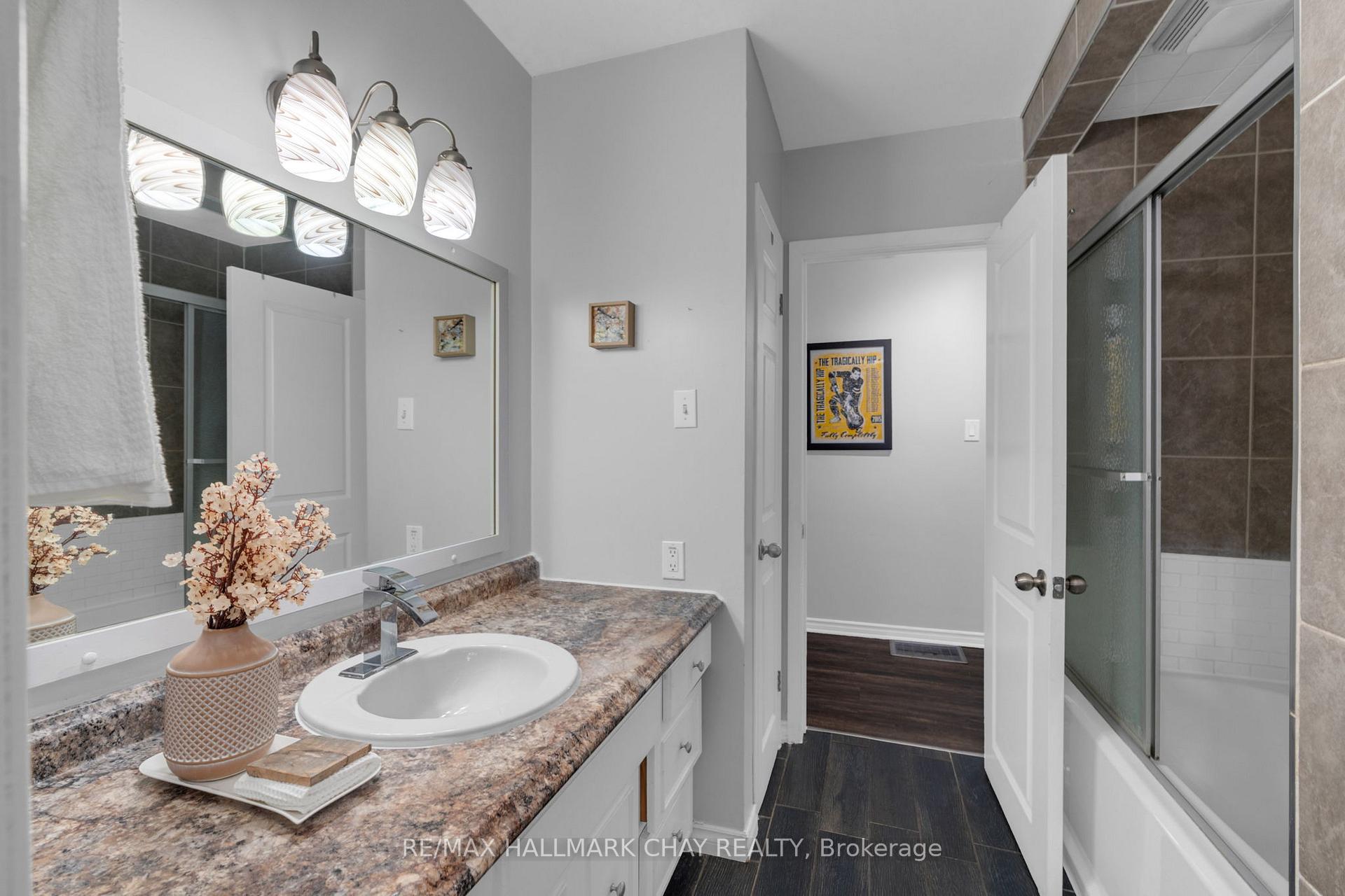 Photo 15 of 232 Superior Street, Clearview, Stayner — HOMEH