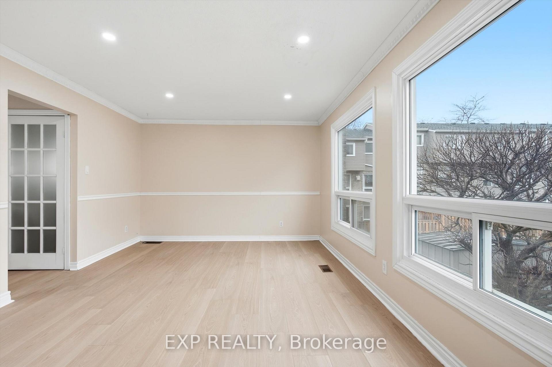 Photo 11 of Unit 31, 2050 Upper Middle Road, Burlington, Brant Hills — HOMEH