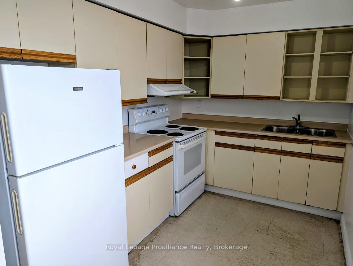 Photo 2 of Unit 301, 328 Aylmer Street, Peterborough, Town Ward 3 — HOMEH