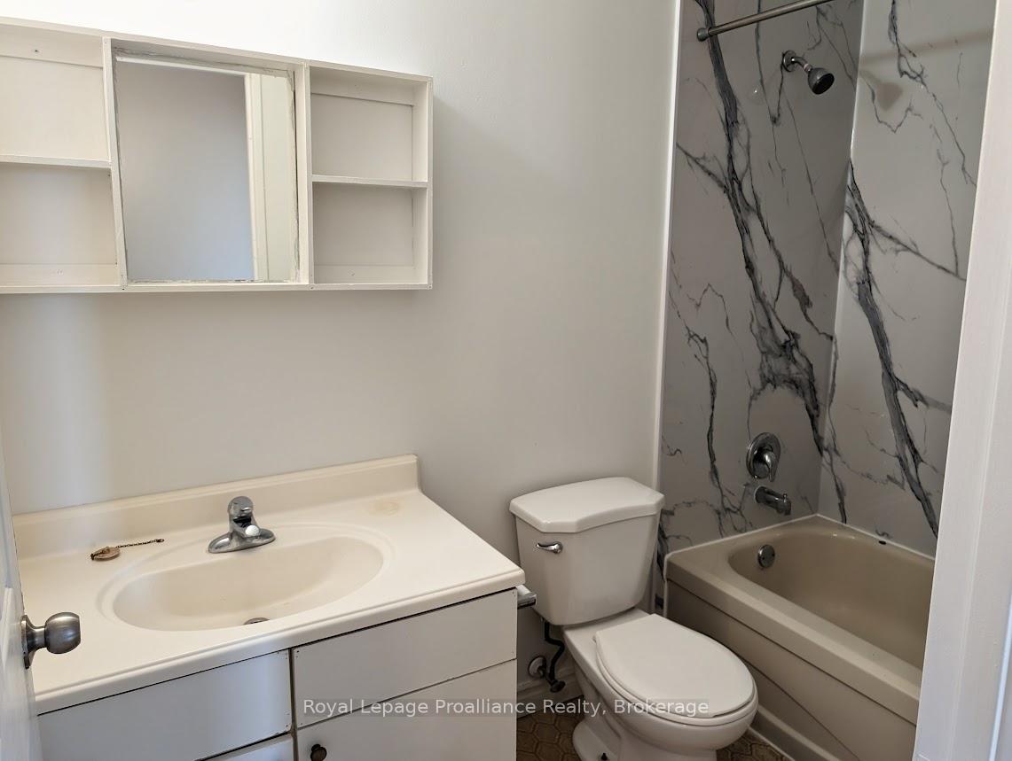 Photo 9 of Unit 301, 328 Aylmer Street, Peterborough, Town Ward 3 — HOMEH
