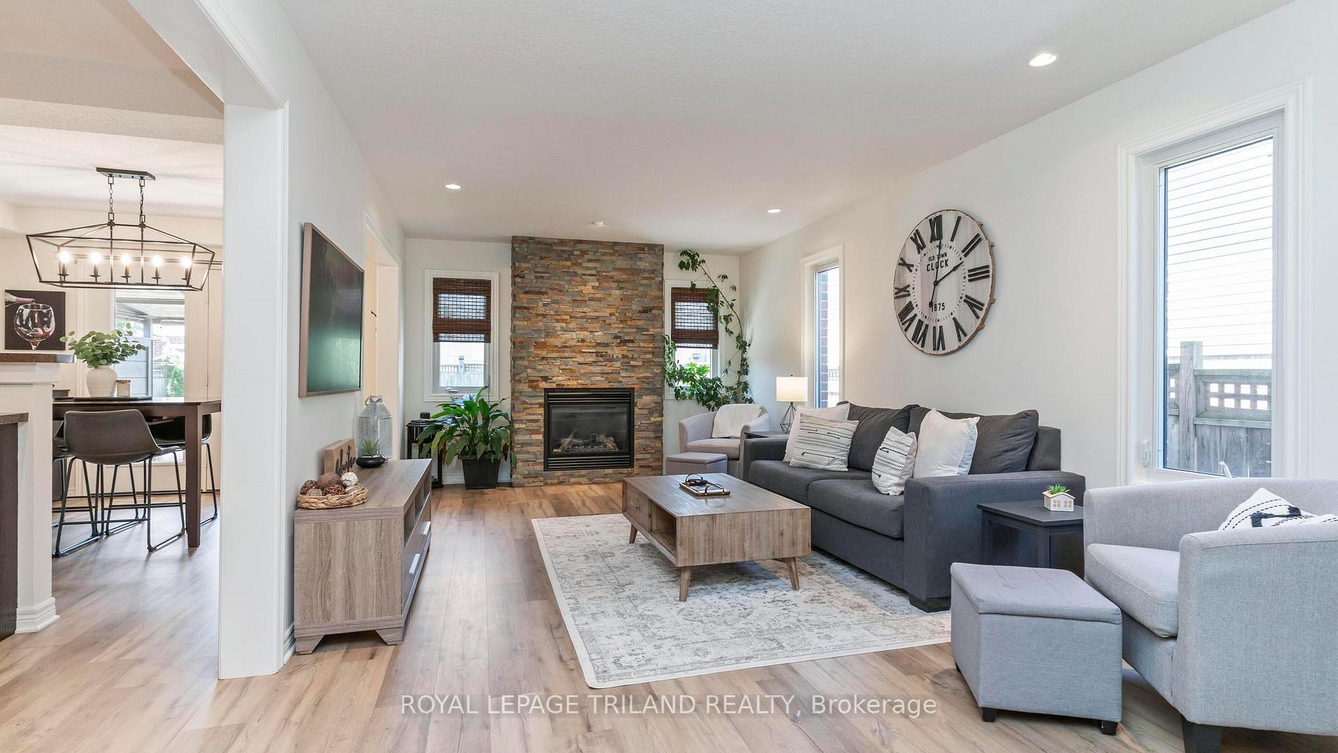 Photo 3 of 34 Pine Valley Drive, St. Thomas — HOMEH
