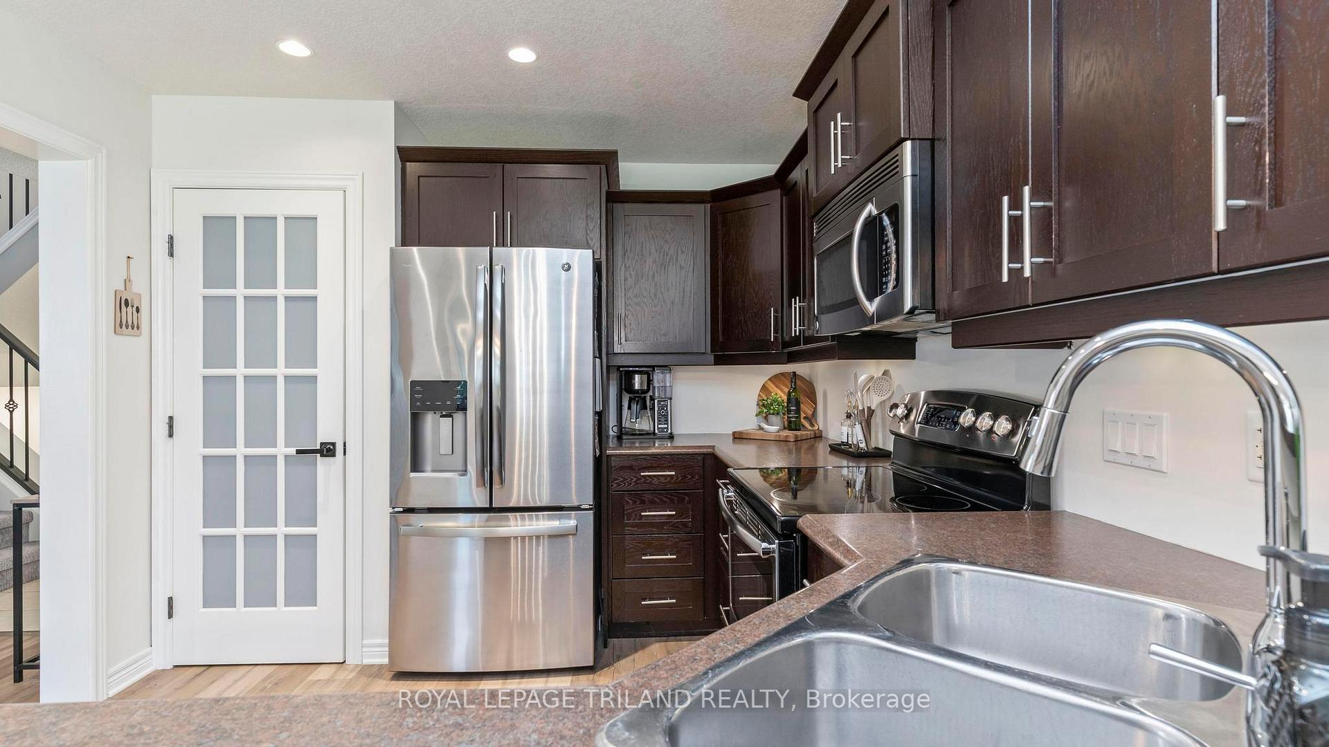 Photo 12 of 34 Pine Valley Drive, St. Thomas — HOMEH