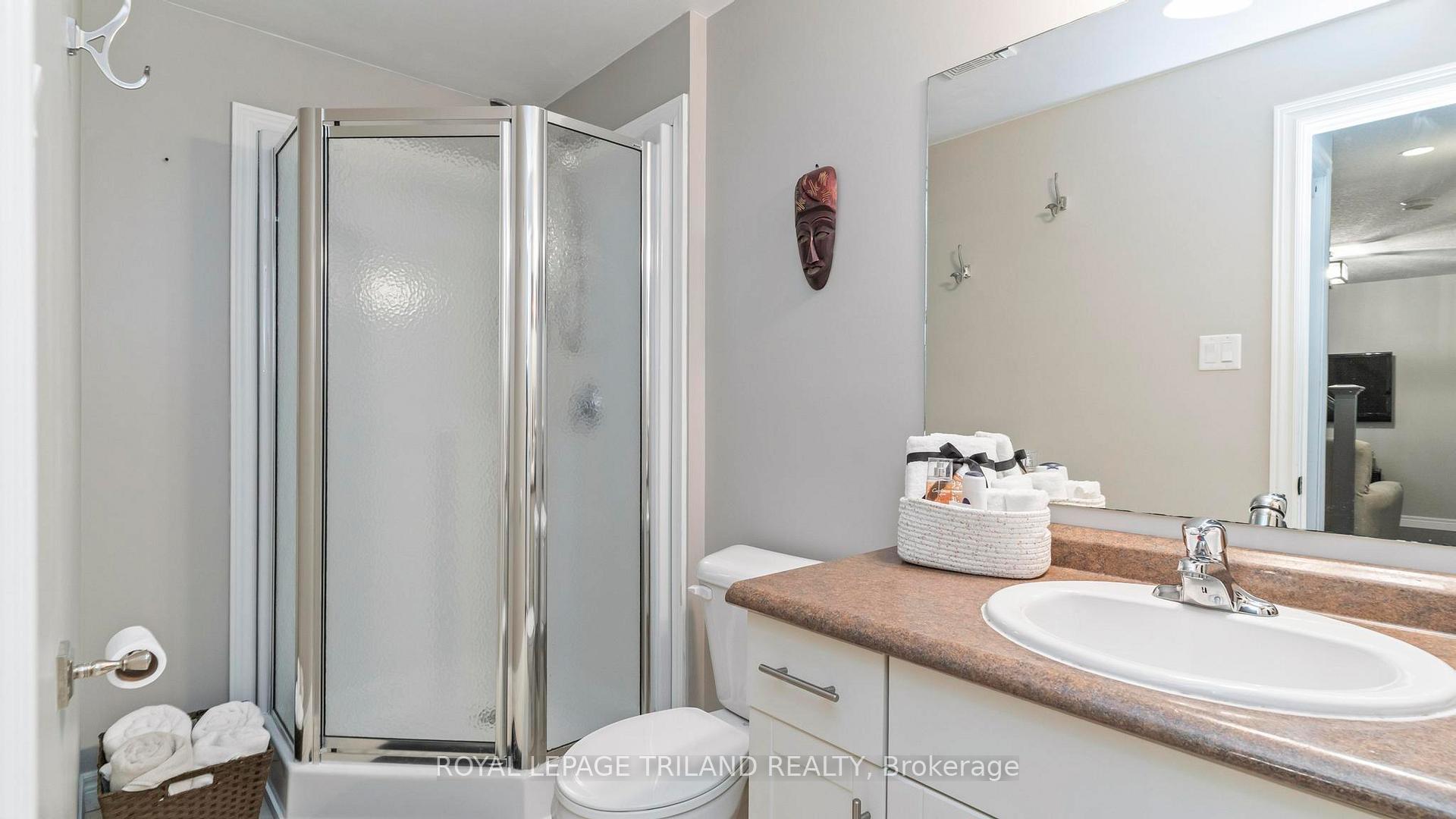 Photo 27 of 34 Pine Valley Drive, St. Thomas — HOMEH