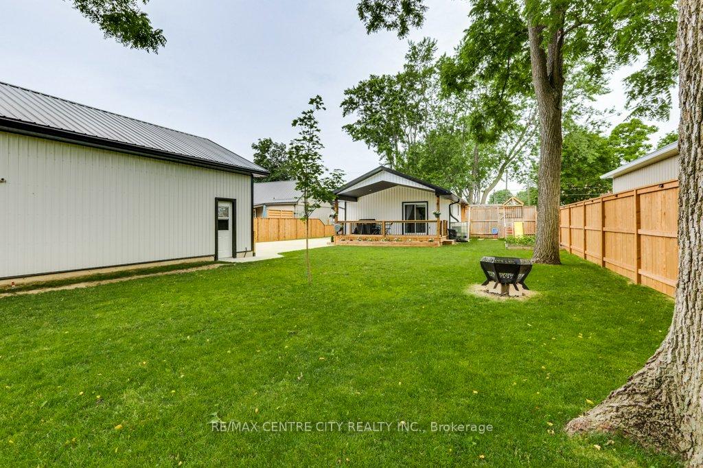 Photo 5 of 73 Fourth Avenue, Aylmer — HOMEH