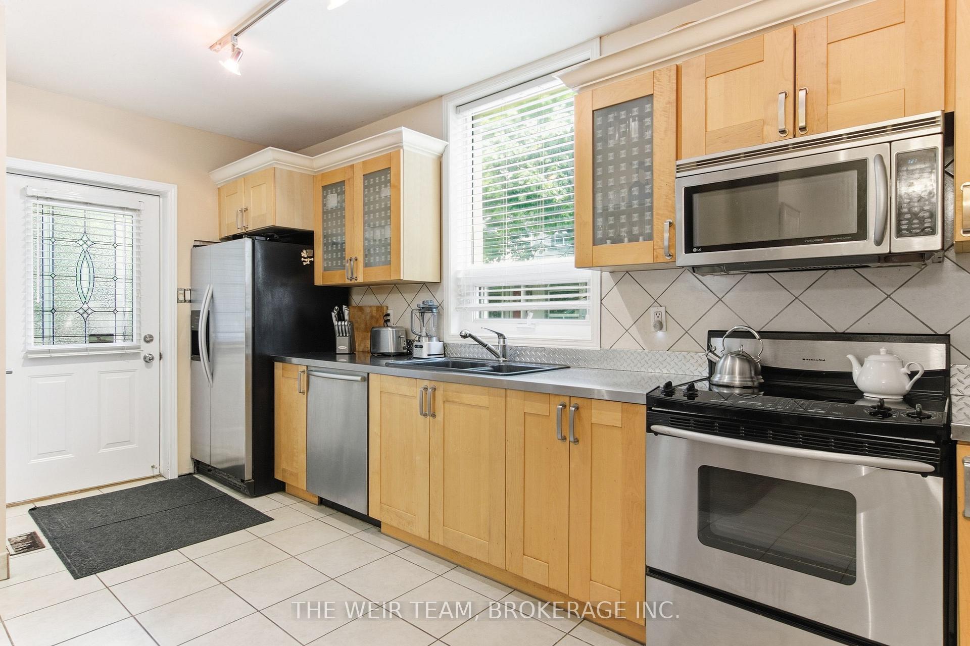 Photo 11 of 114 De Grassi Street, Toronto, South Riverdale — HOMEH