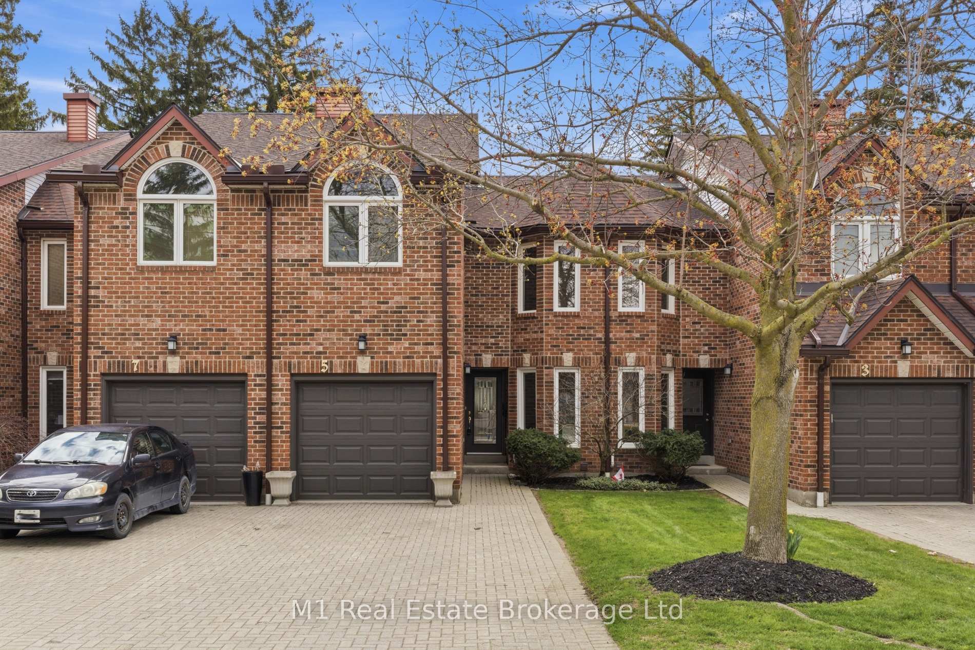 Photo 1 of 5 Marilyn Drive, Guelph, Riverside Park — HOMEH