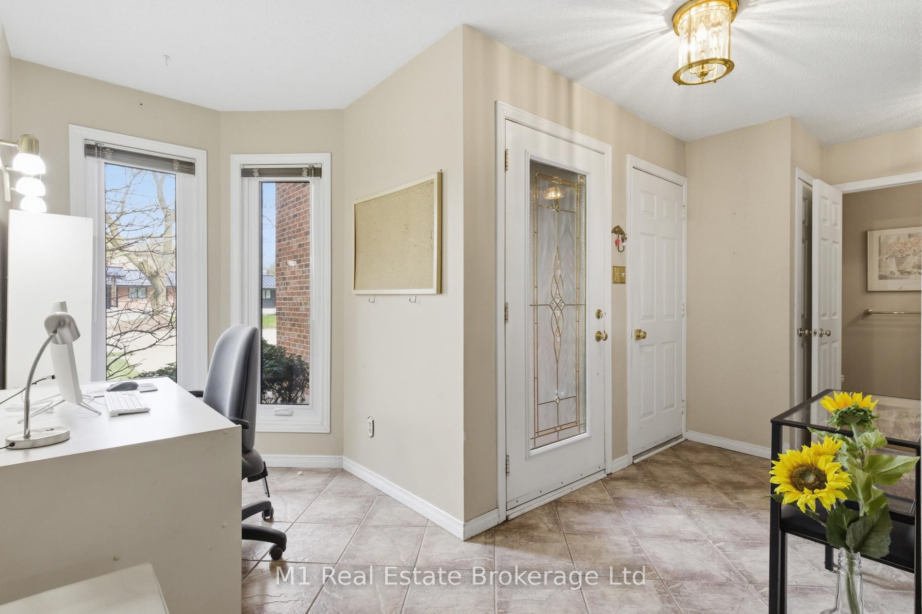 Photo 10 of 5 Marilyn Drive, Guelph, Riverside Park — HOMEH
