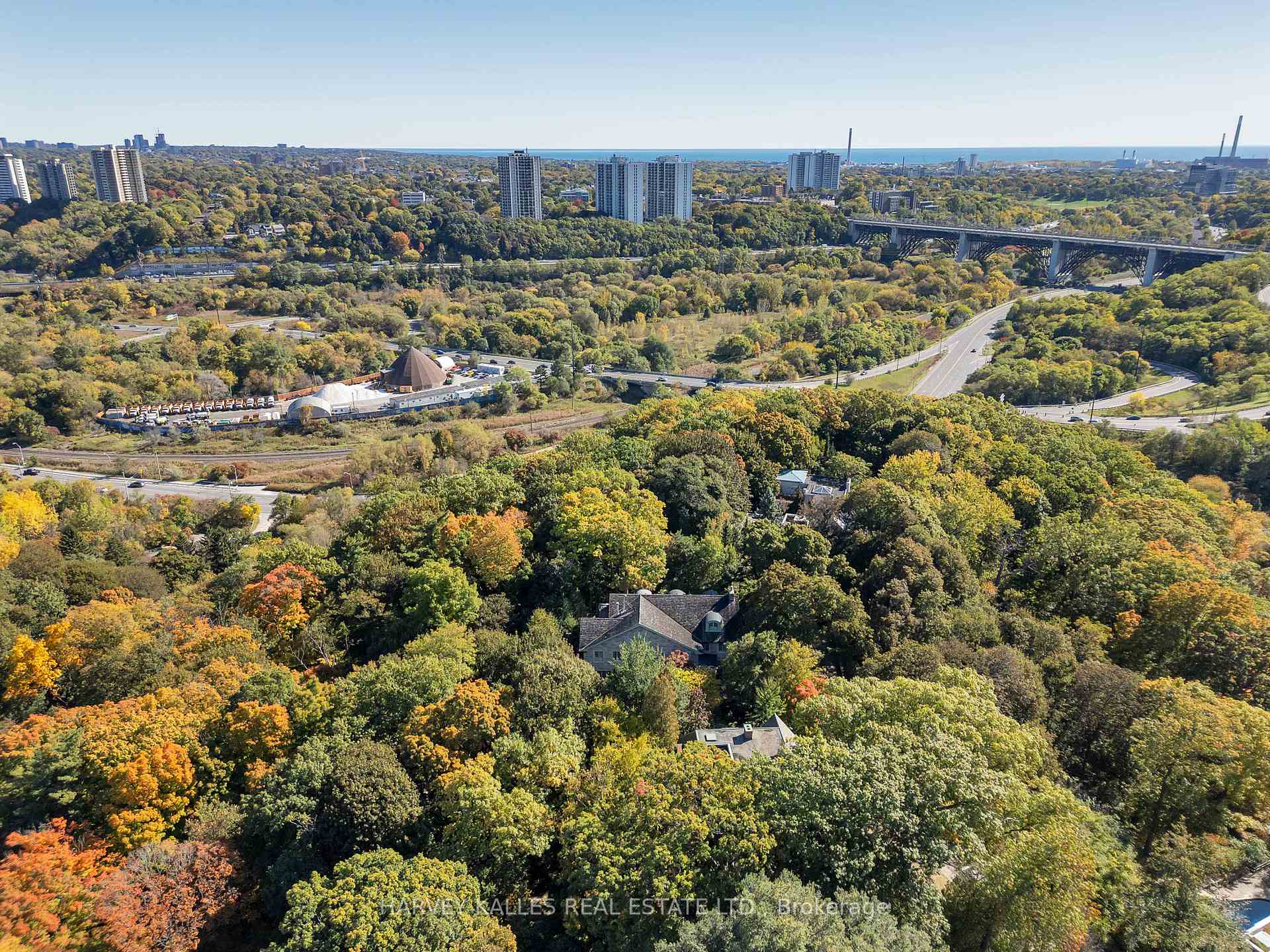 Photo 12 of 7 Beaumont Road, Toronto, Rosedale-Moore Park — HOMEH