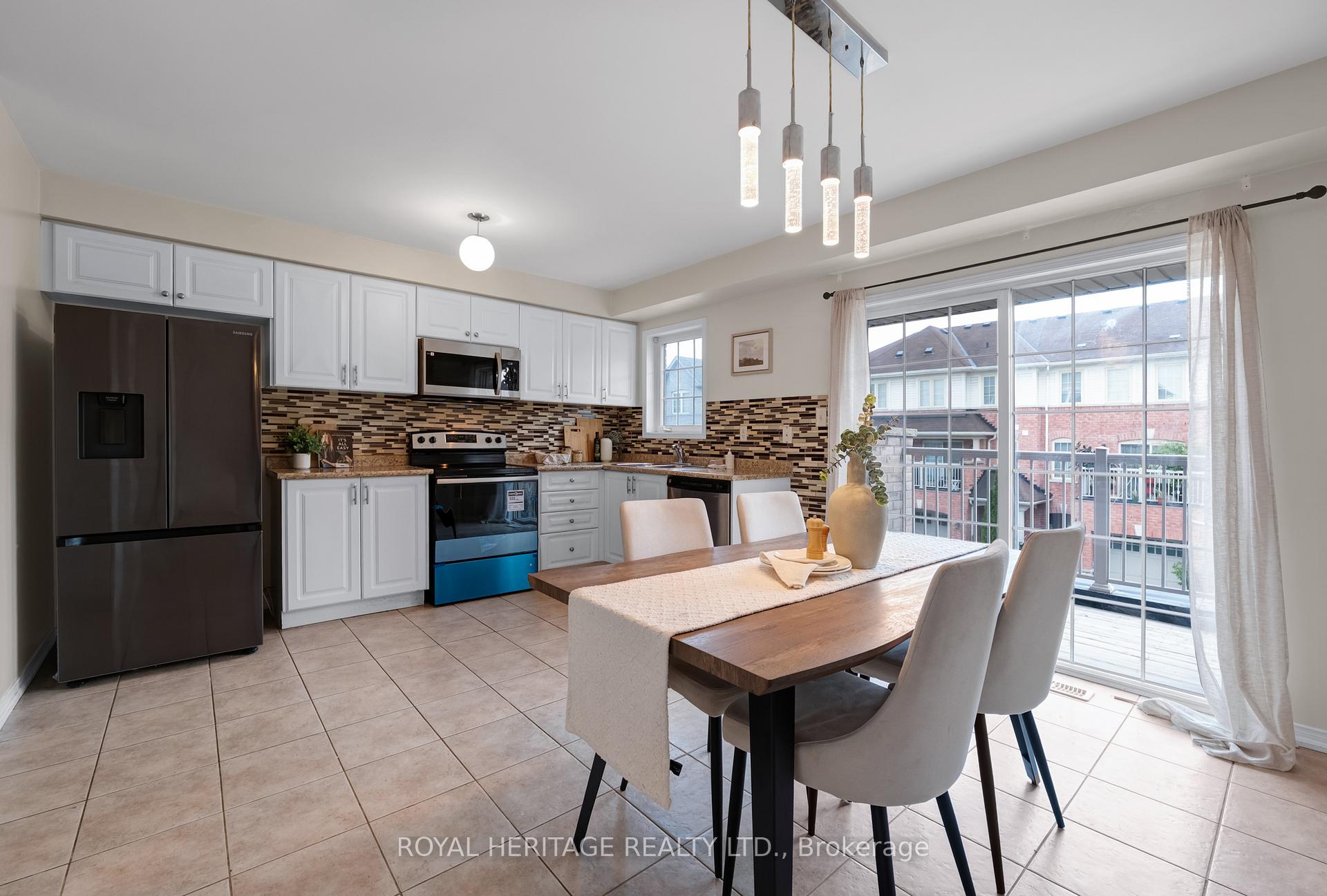 Photo 11 of 497 Rossland Road E, Ajax, Central East — HOMEH