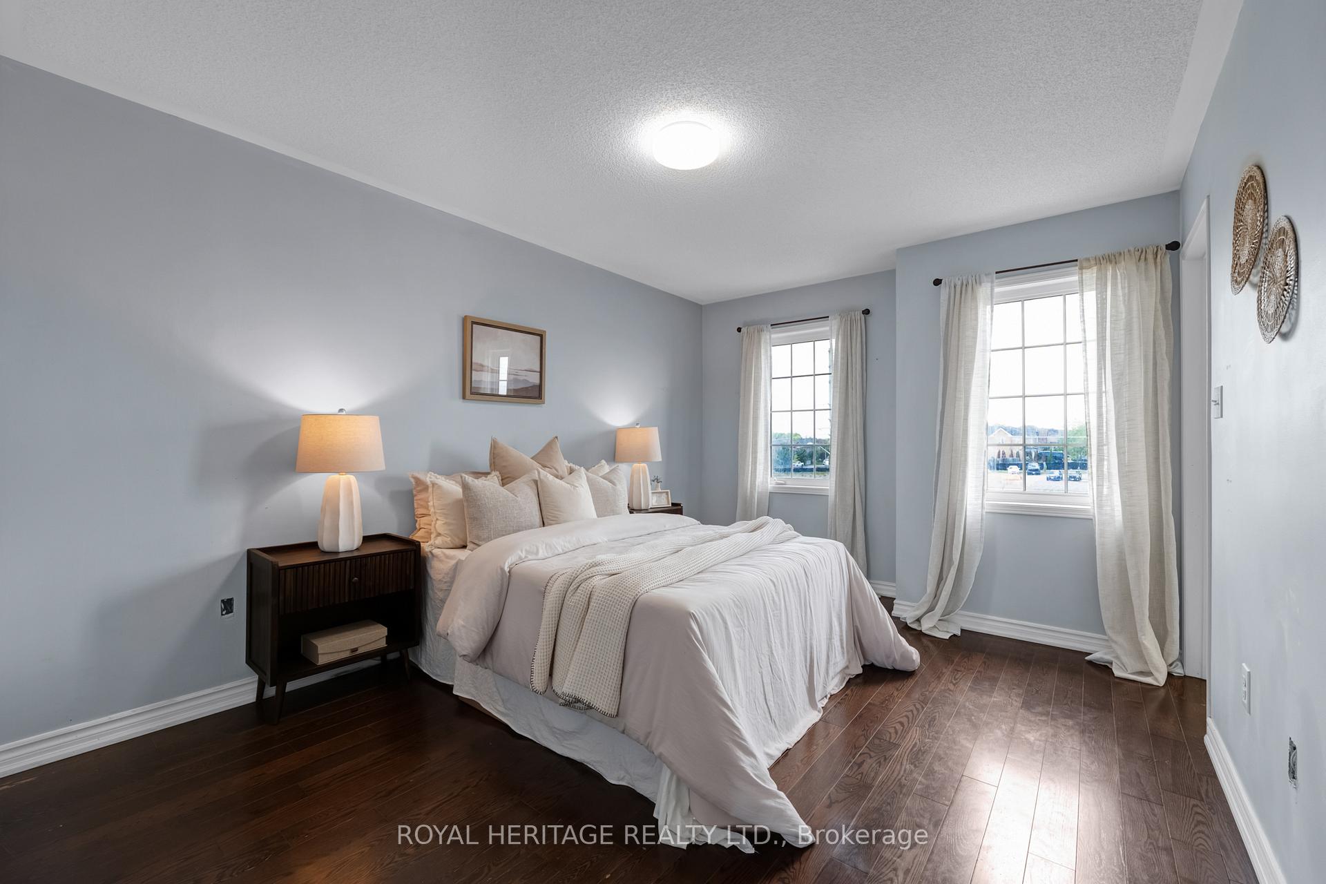 Photo 17 of 497 Rossland Road E, Ajax, Central East — HOMEH