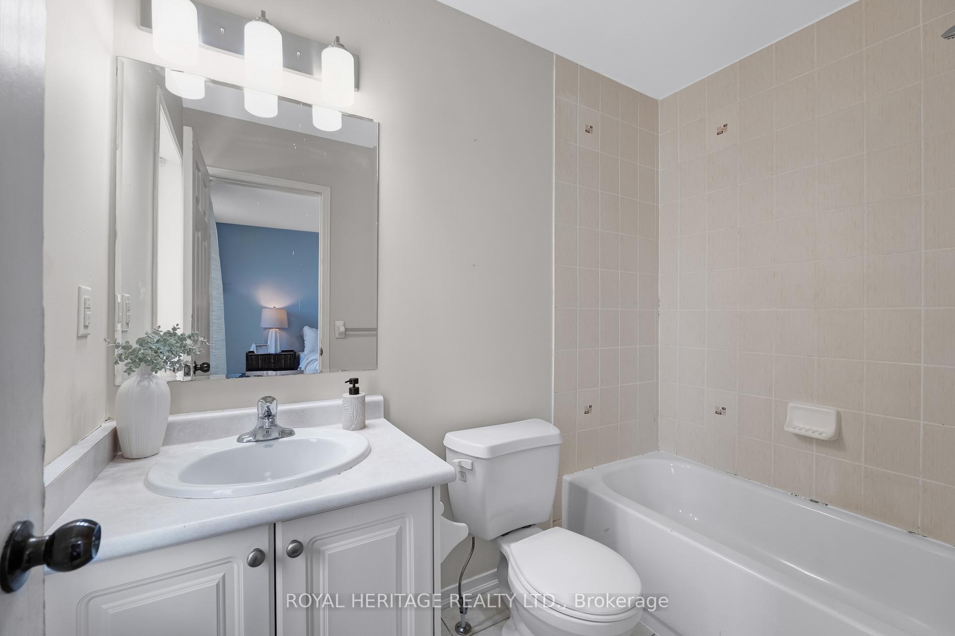 Photo 19 of 497 Rossland Road E, Ajax, Central East — HOMEH