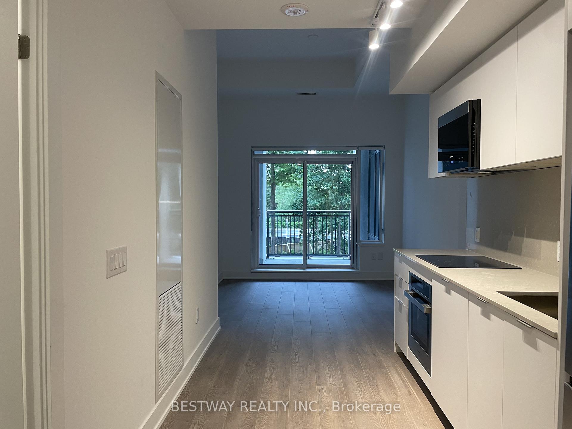 Photo 4 of Unit 202, 8 Cedarland Drive, Markham, Unionville — HOMEH