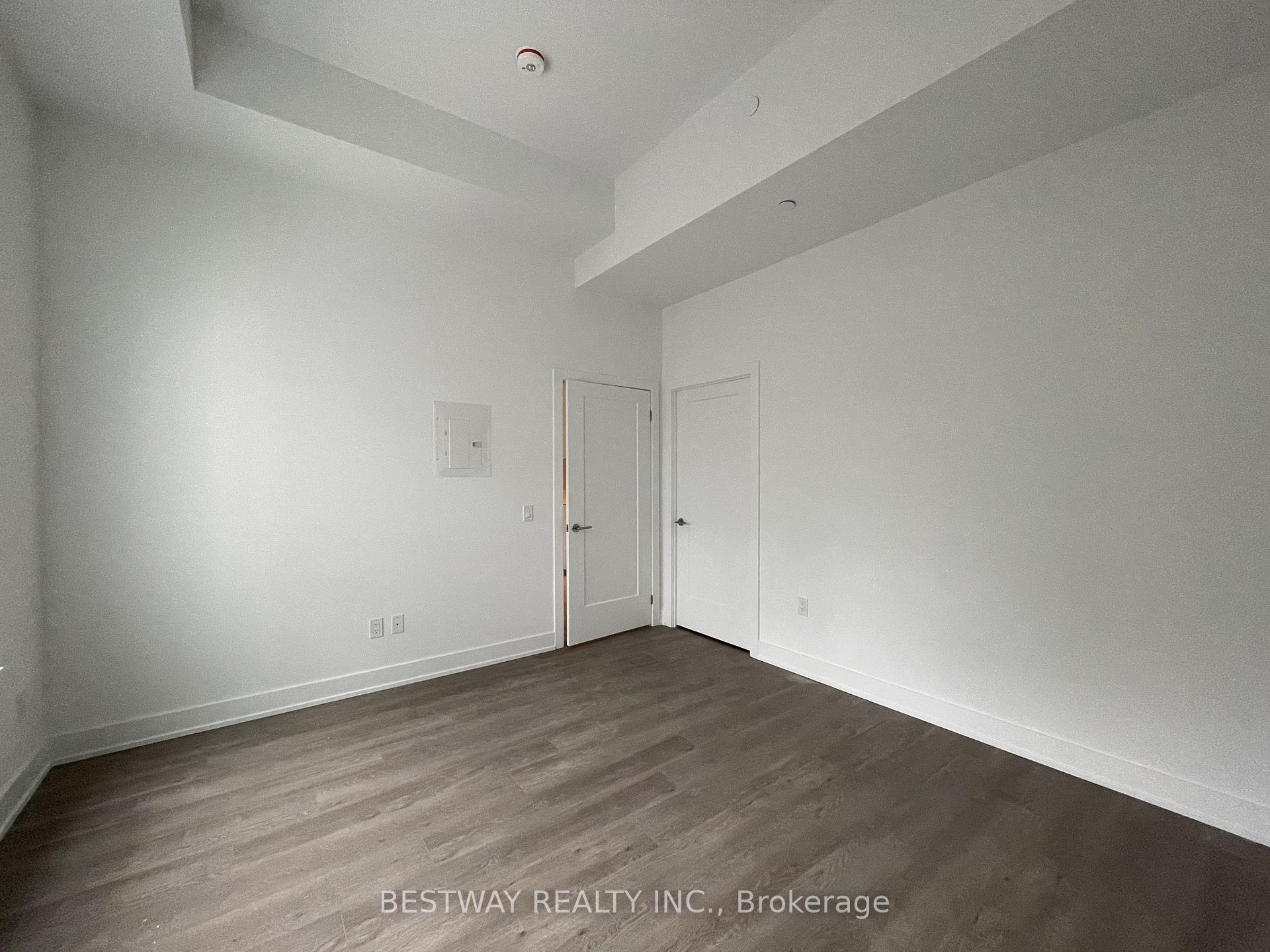 Photo 5 of Unit 202, 8 Cedarland Drive, Markham, Unionville — HOMEH