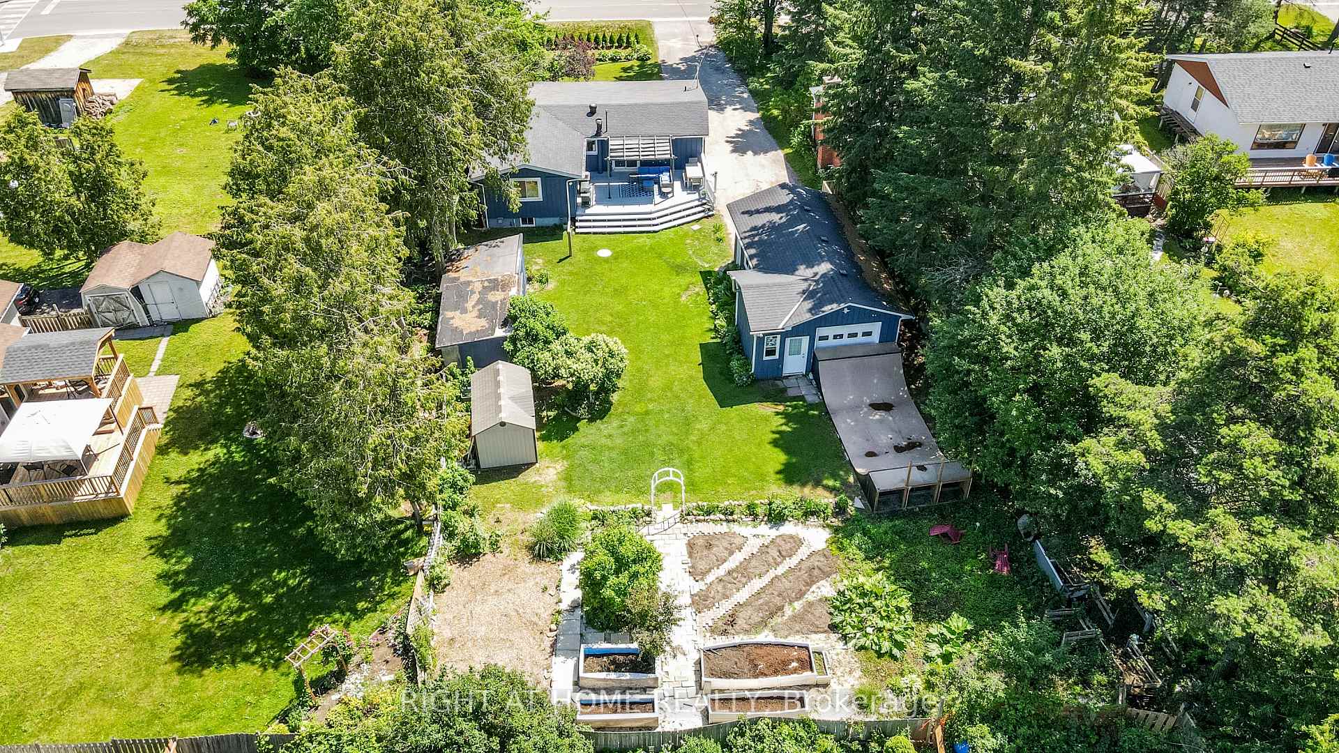 Photo 3 of 2988 25th Sideroad, Innisfil, Alcona — HOMEH