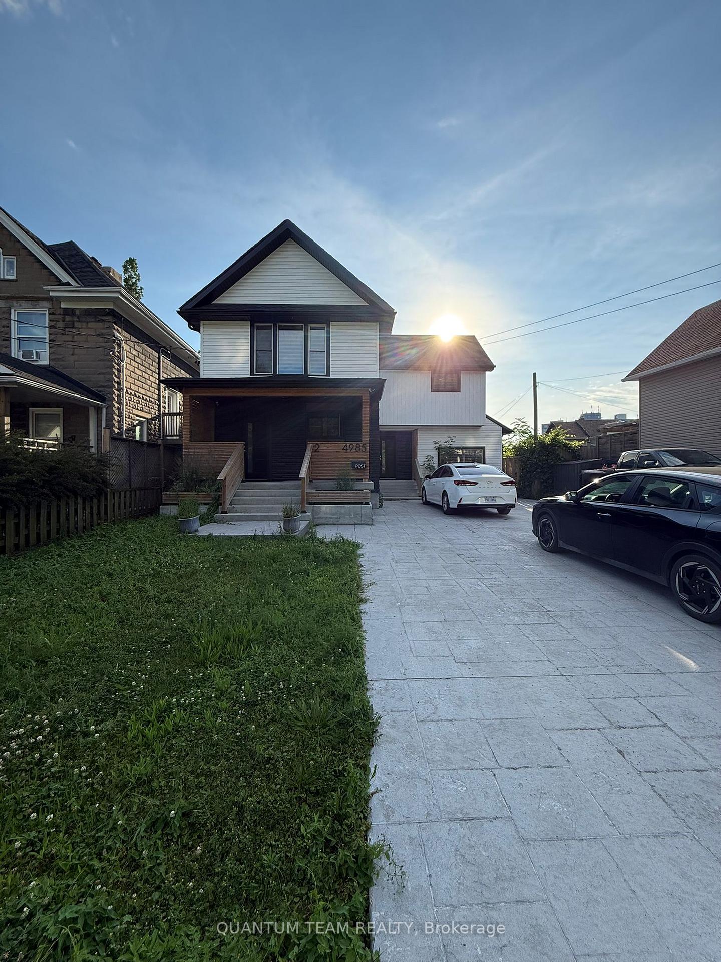 Front of Unit UNIT 2, 4985 Crysler Avenue
