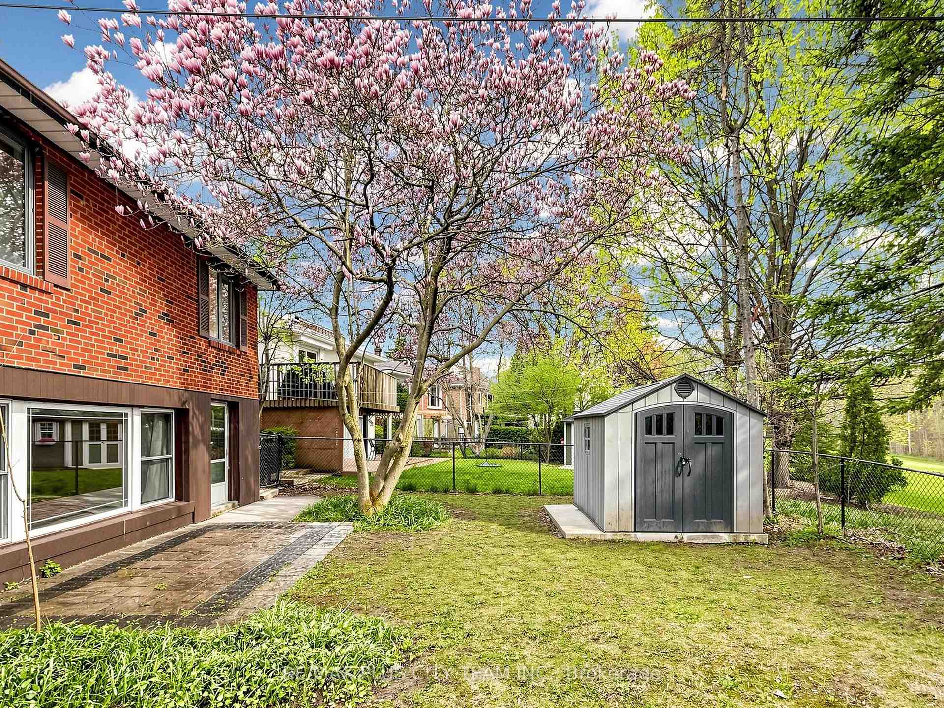 Photo 36 of 260 Renforth Drive, Etobicoke, Markland Wood — HOMEH