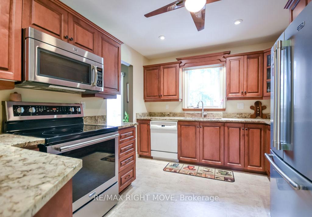 Photo 7 of 355 Fairview Drive, Gravenhurst, Muskoka (S) — HOMEH
