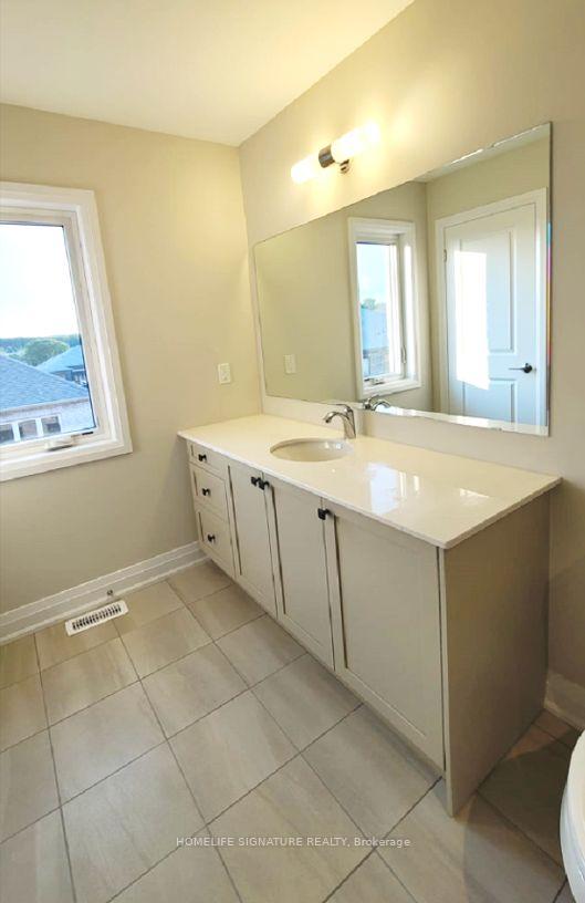 Photo 13 of 26 Periwinkle Road, Springwater, Midhurst — HOMEH