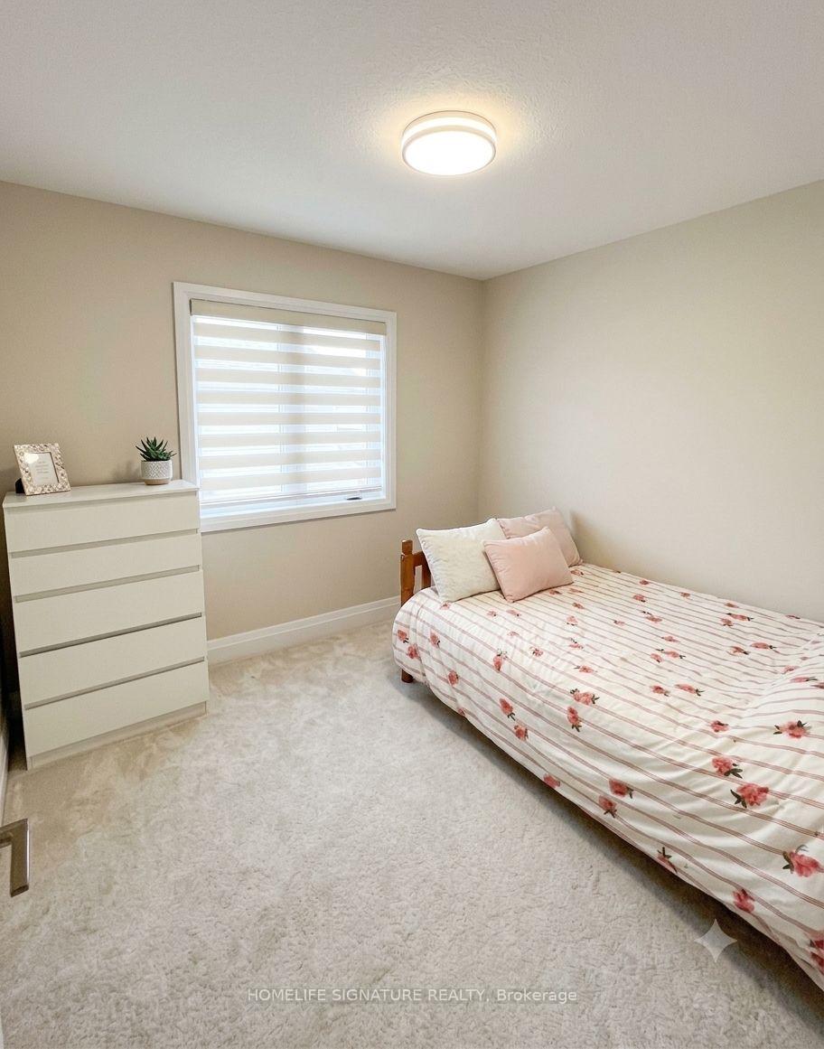 Photo 15 of 26 Periwinkle Road, Springwater, Midhurst — HOMEH