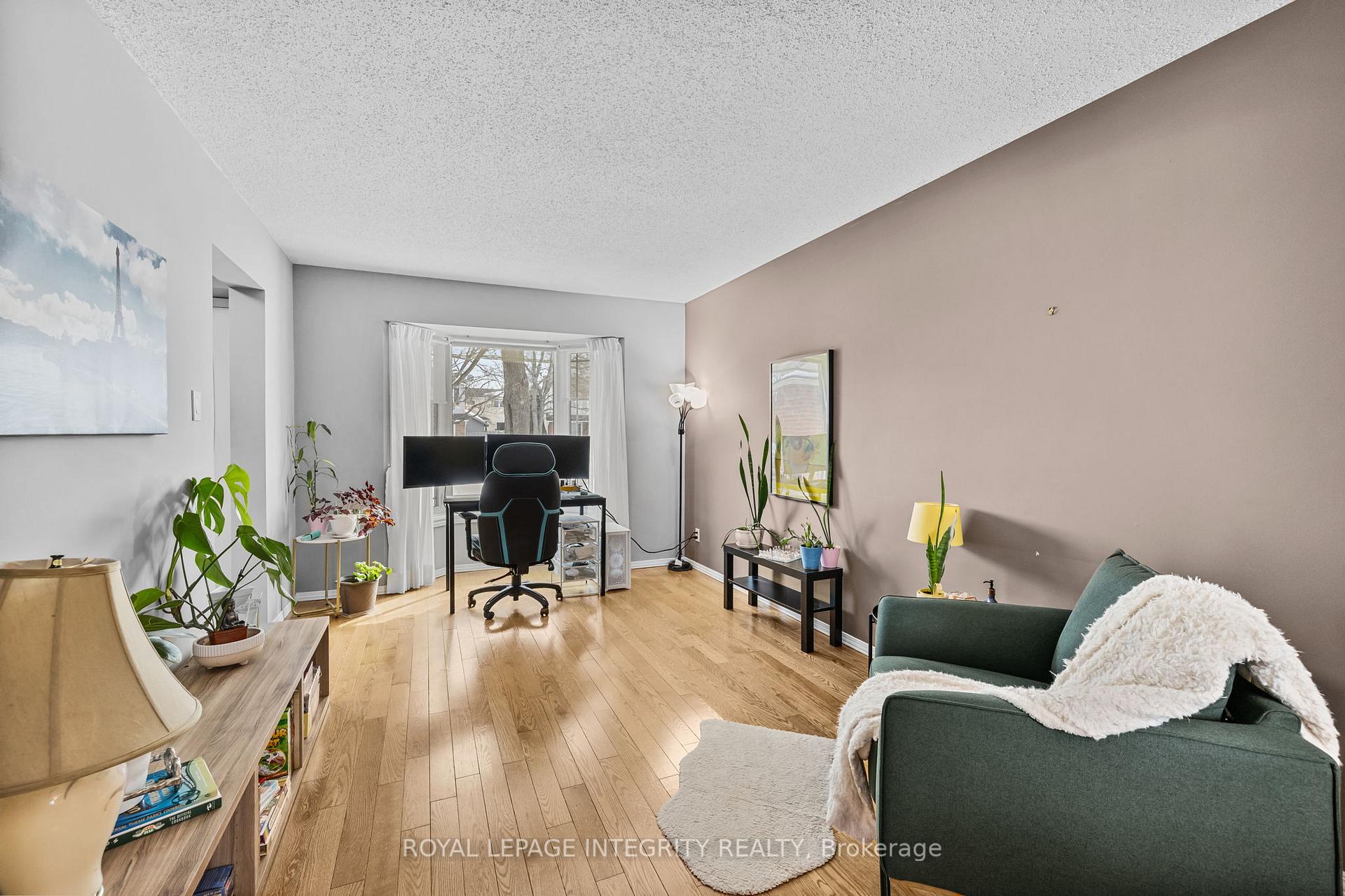 Photo 10 of 1090 Chablis Parkway, Ottawa, Convent Glen — HOMEH