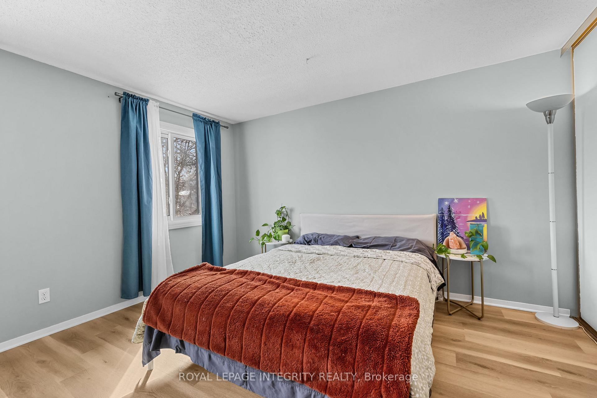 Photo 12 of 1090 Chablis Parkway, Ottawa, Convent Glen — HOMEH