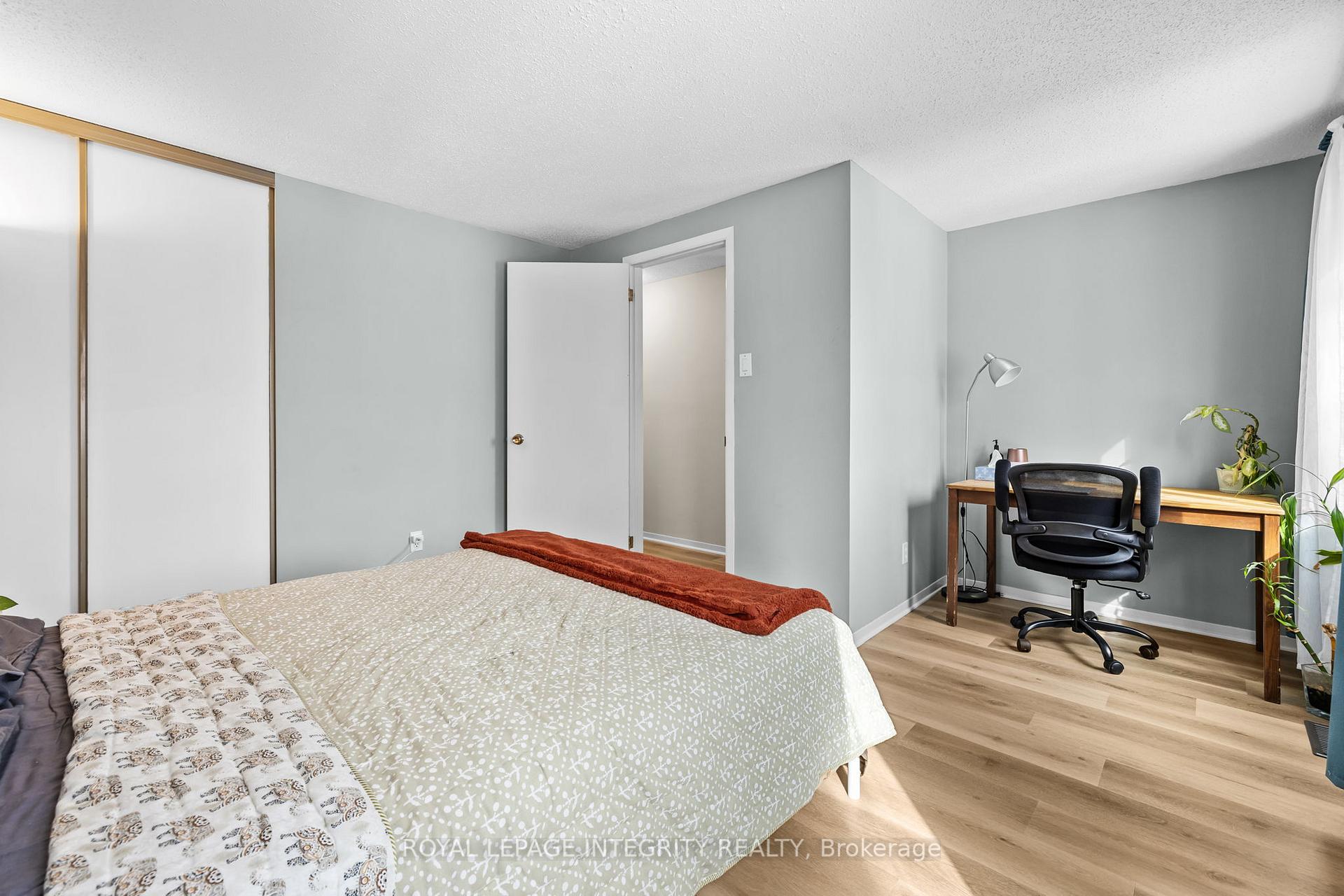 Photo 13 of 1090 Chablis Parkway, Ottawa, Convent Glen — HOMEH