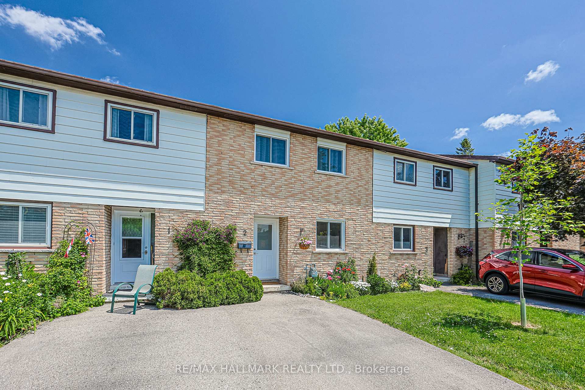 Photo 3 of Unit 2, 59 Maple Avenue, Halton Hills, Georgetown — HOMEH