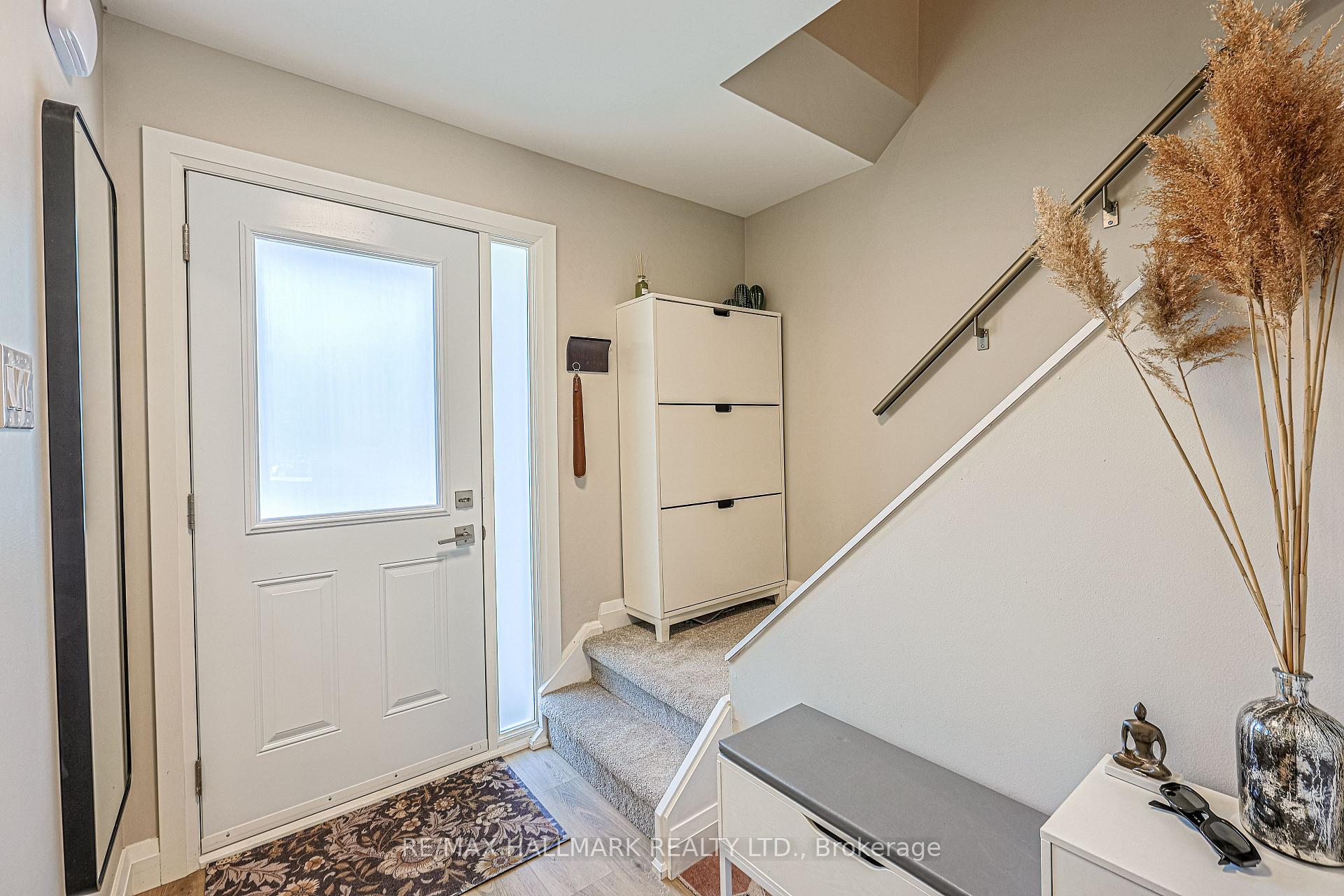 Photo 4 of Unit 2, 59 Maple Avenue, Halton Hills, Georgetown — HOMEH