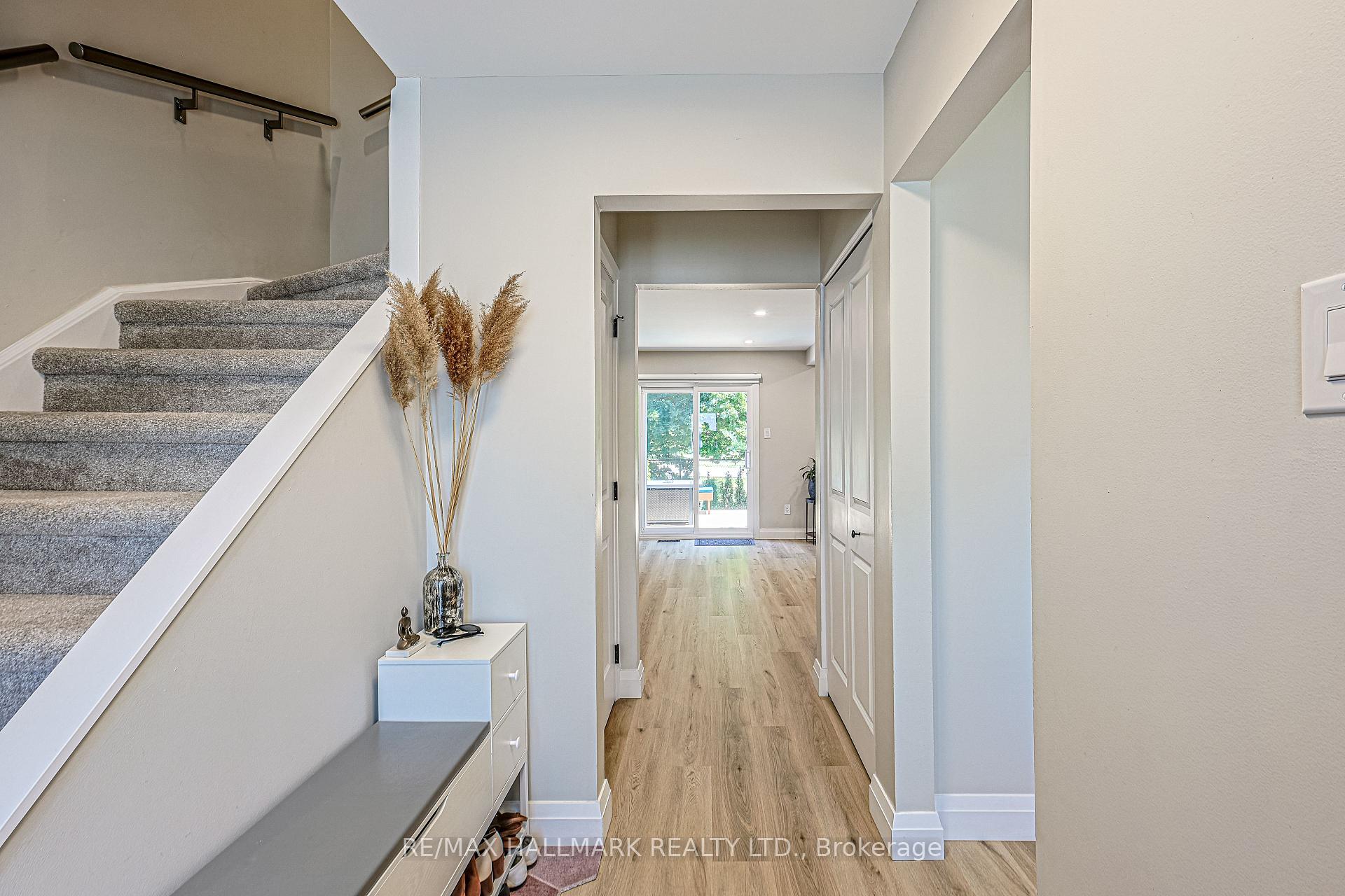 Photo 6 of Unit 2, 59 Maple Avenue, Halton Hills, Georgetown — HOMEH