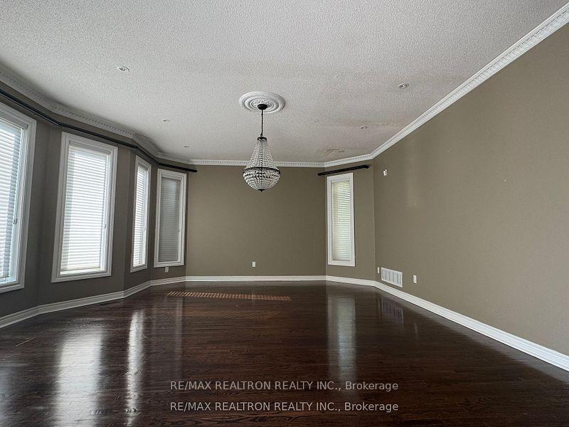 Photo 5 of 21 Goldring Crescent, Markham, Cachet — HOMEH