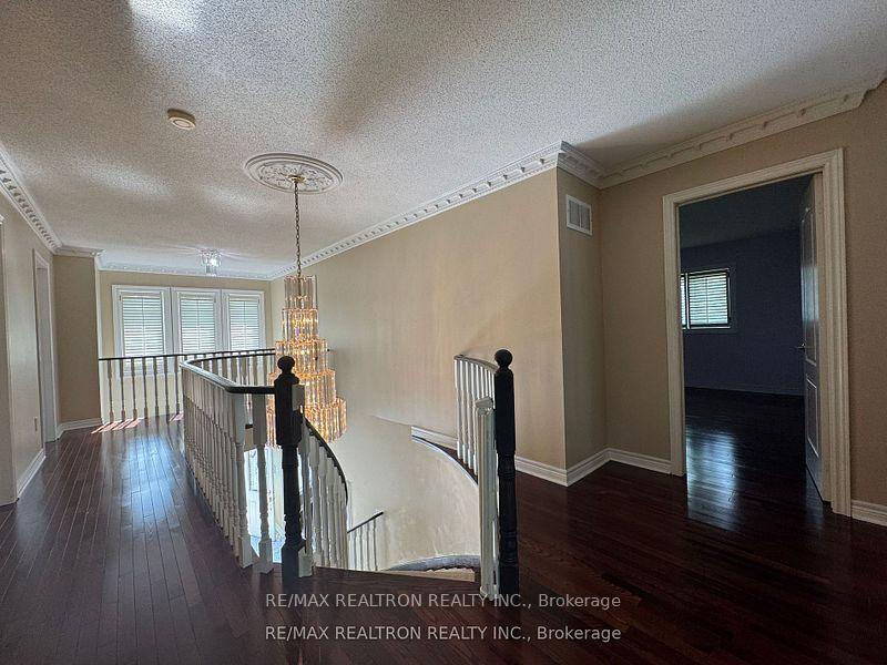 Photo 10 of 21 Goldring Crescent, Markham, Cachet — HOMEH
