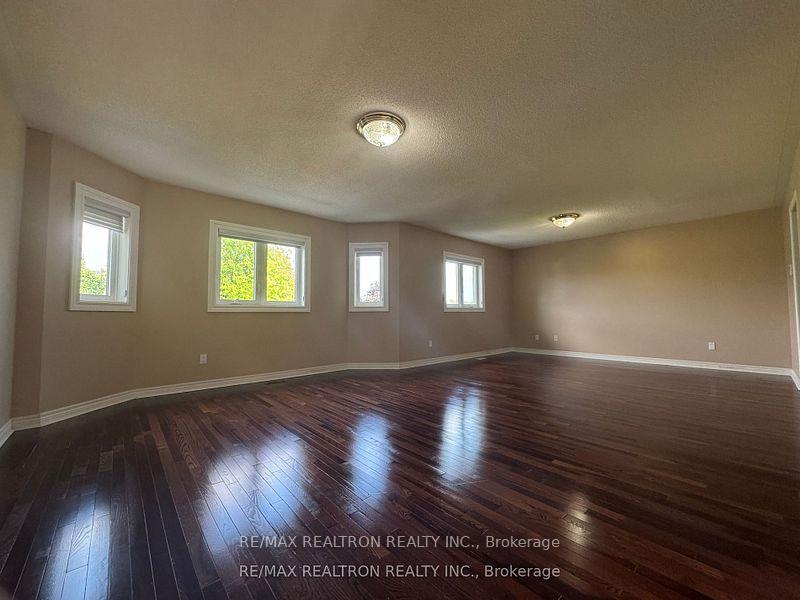 Photo 11 of 21 Goldring Crescent, Markham, Cachet — HOMEH