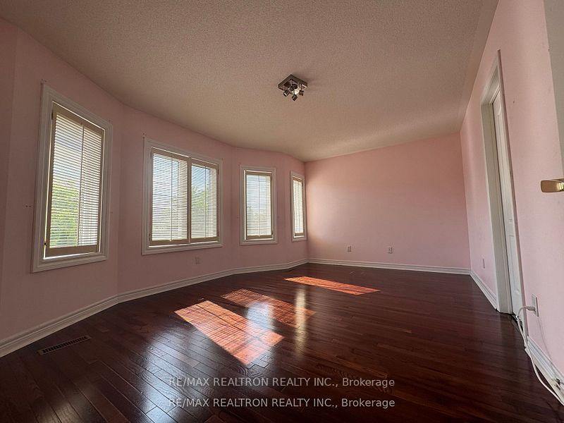 Photo 14 of 21 Goldring Crescent, Markham, Cachet — HOMEH