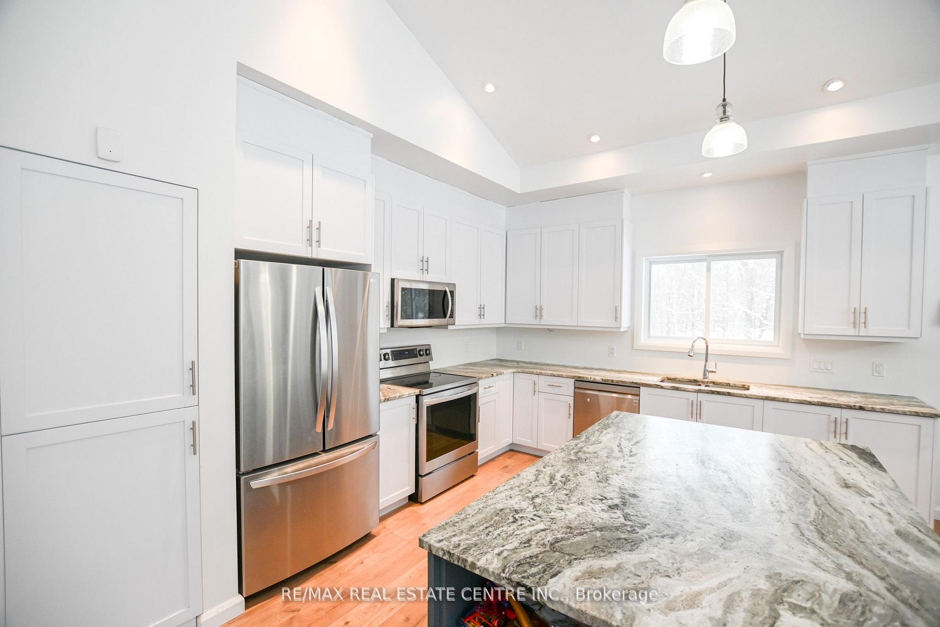 Photo 8 of 1033 North Shore Drive, Gravenhurst, Muskoka (S) — HOMEH
