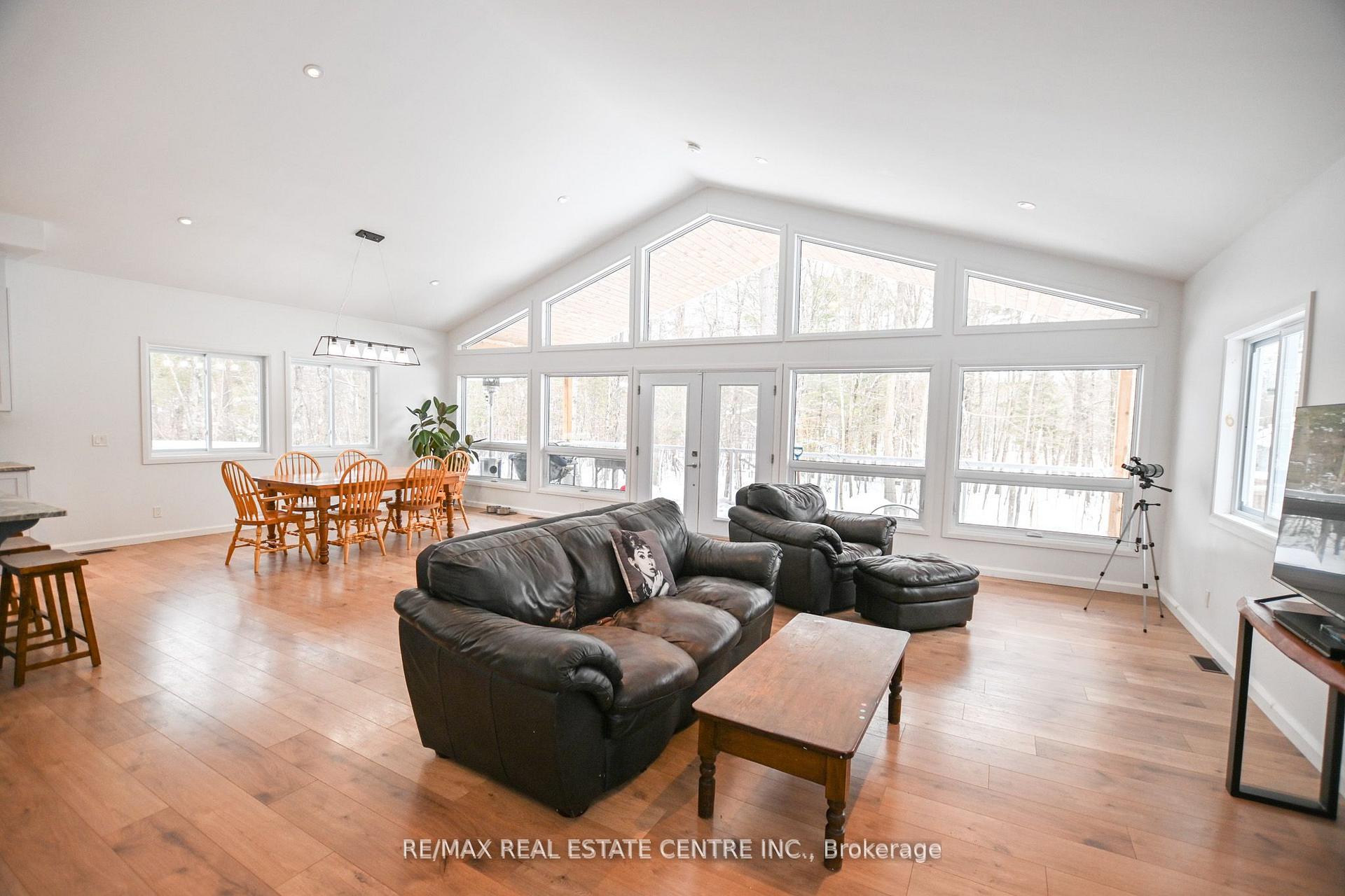 Photo 9 of 1033 North Shore Drive, Gravenhurst, Muskoka (S) — HOMEH
