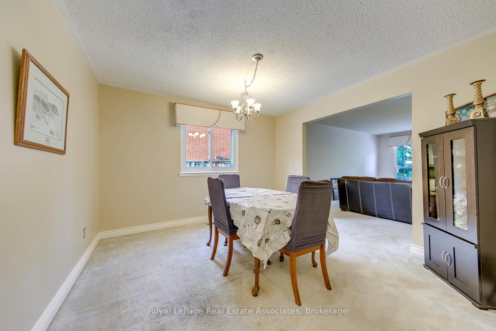 Photo 8 of 30 Marlow Place, Brampton, Central Park — HOMEH