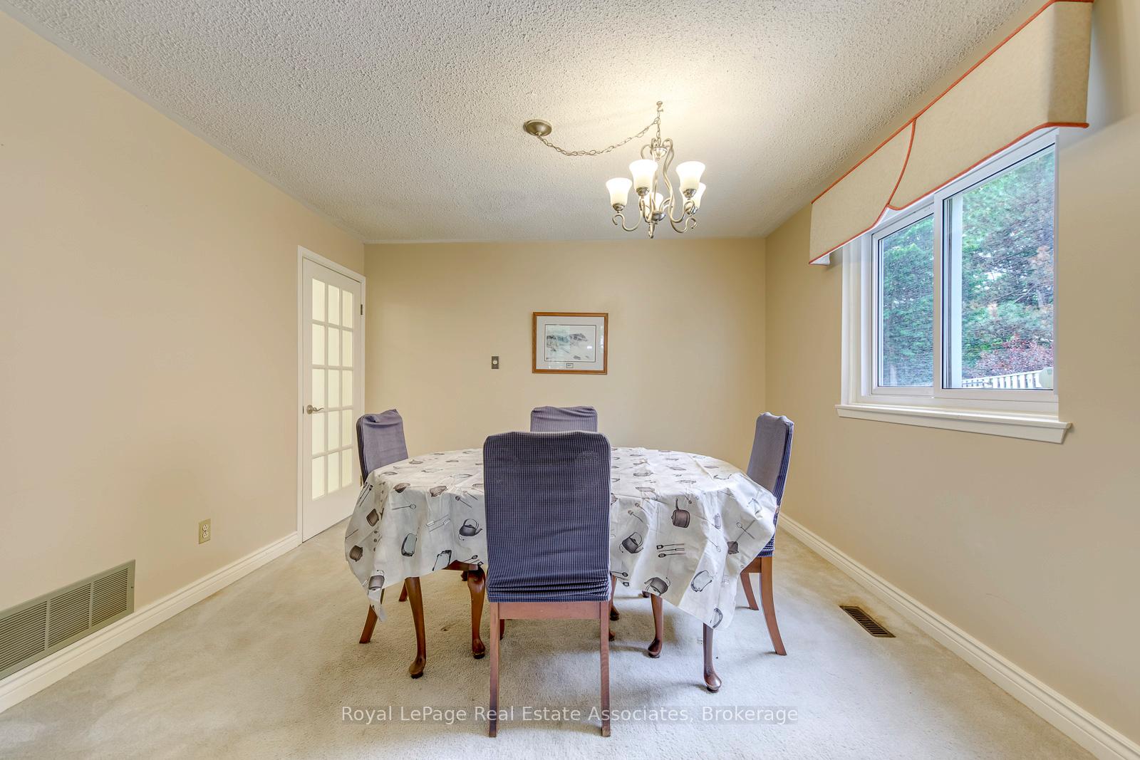 Photo 9 of 30 Marlow Place, Brampton, Central Park — HOMEH