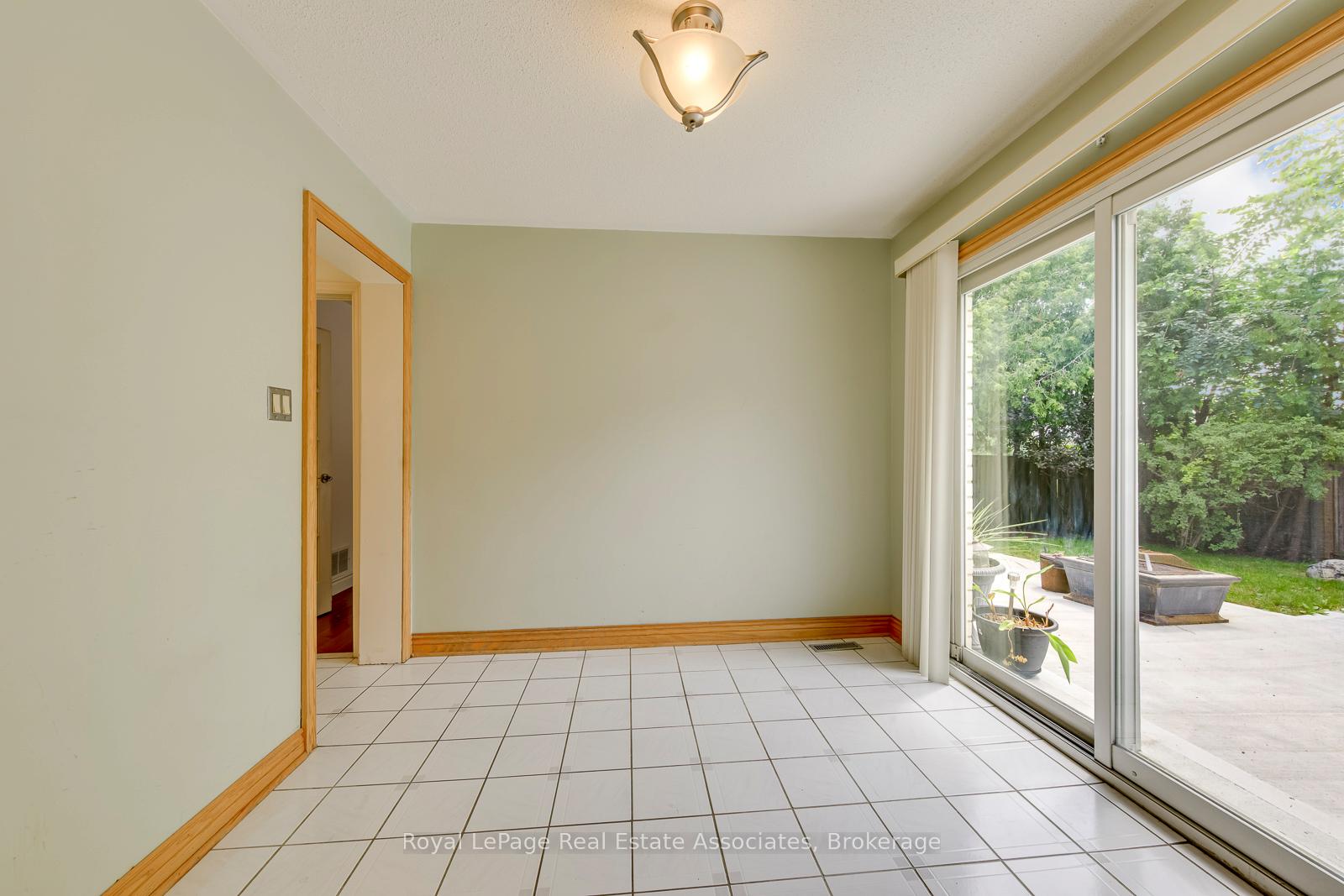 Photo 14 of 30 Marlow Place, Brampton, Central Park — HOMEH