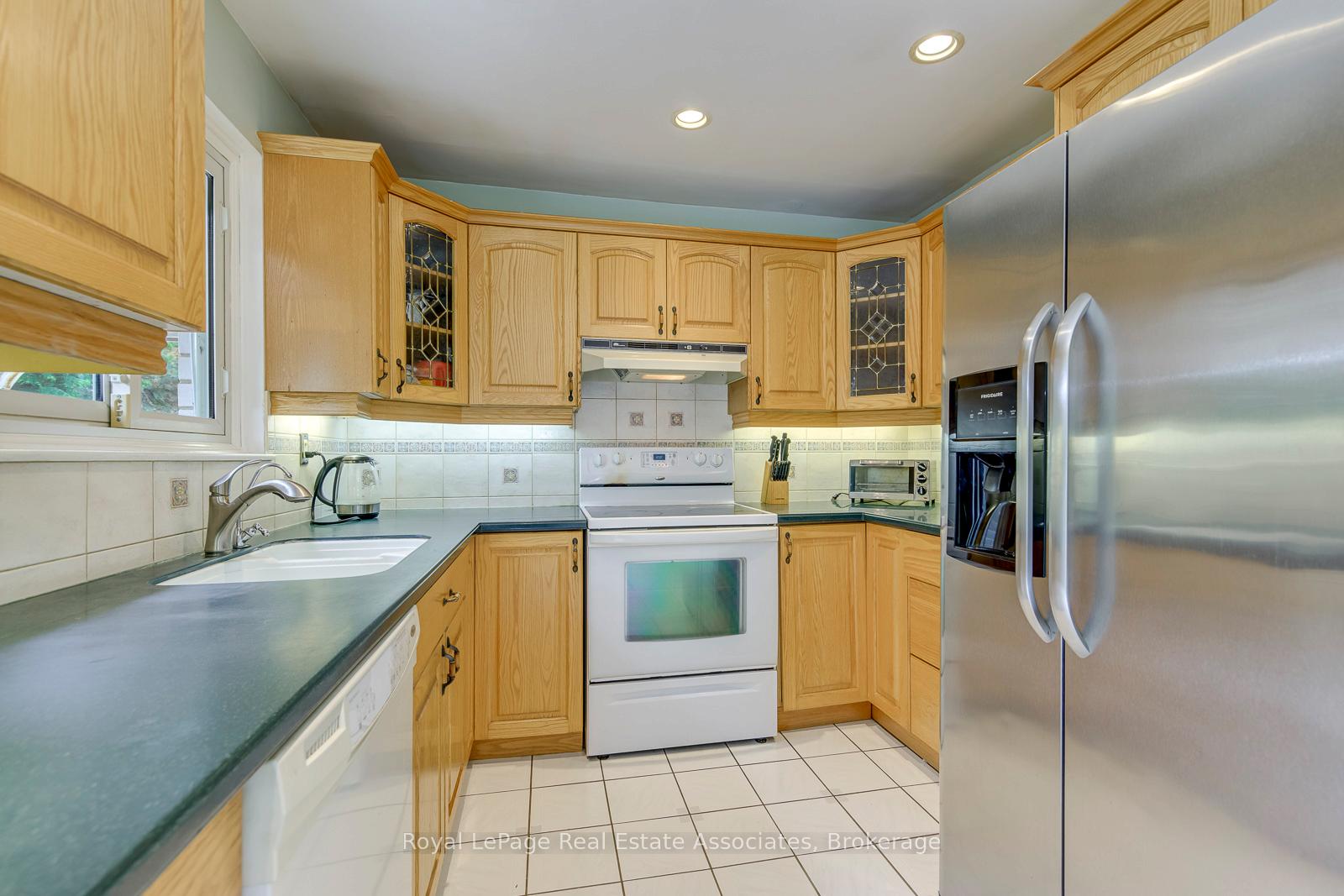 Photo 17 of 30 Marlow Place, Brampton, Central Park — HOMEH