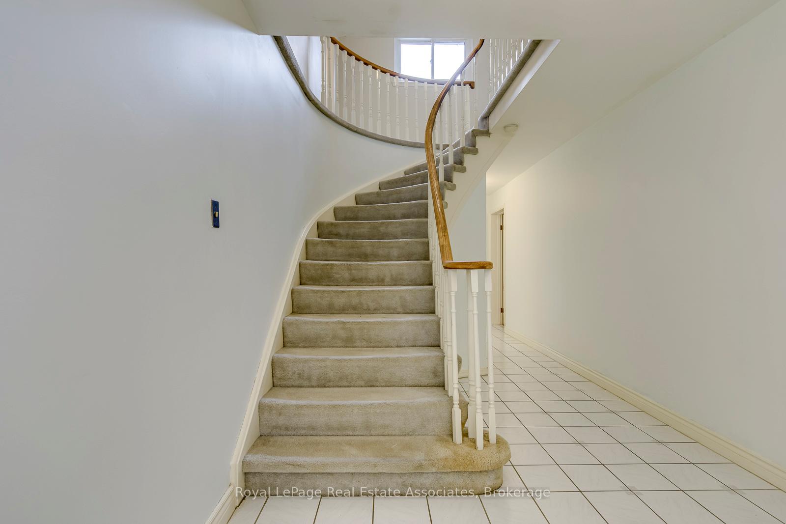 Photo 19 of 30 Marlow Place, Brampton, Central Park — HOMEH