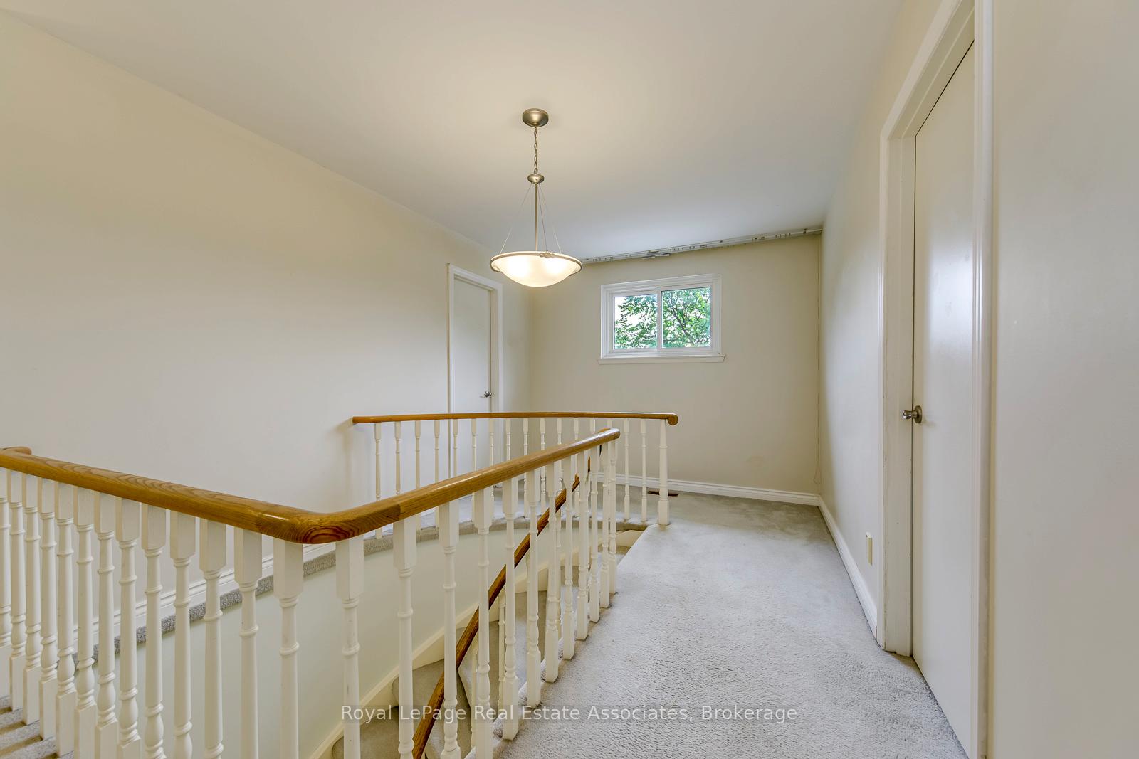 Photo 20 of 30 Marlow Place, Brampton, Central Park — HOMEH