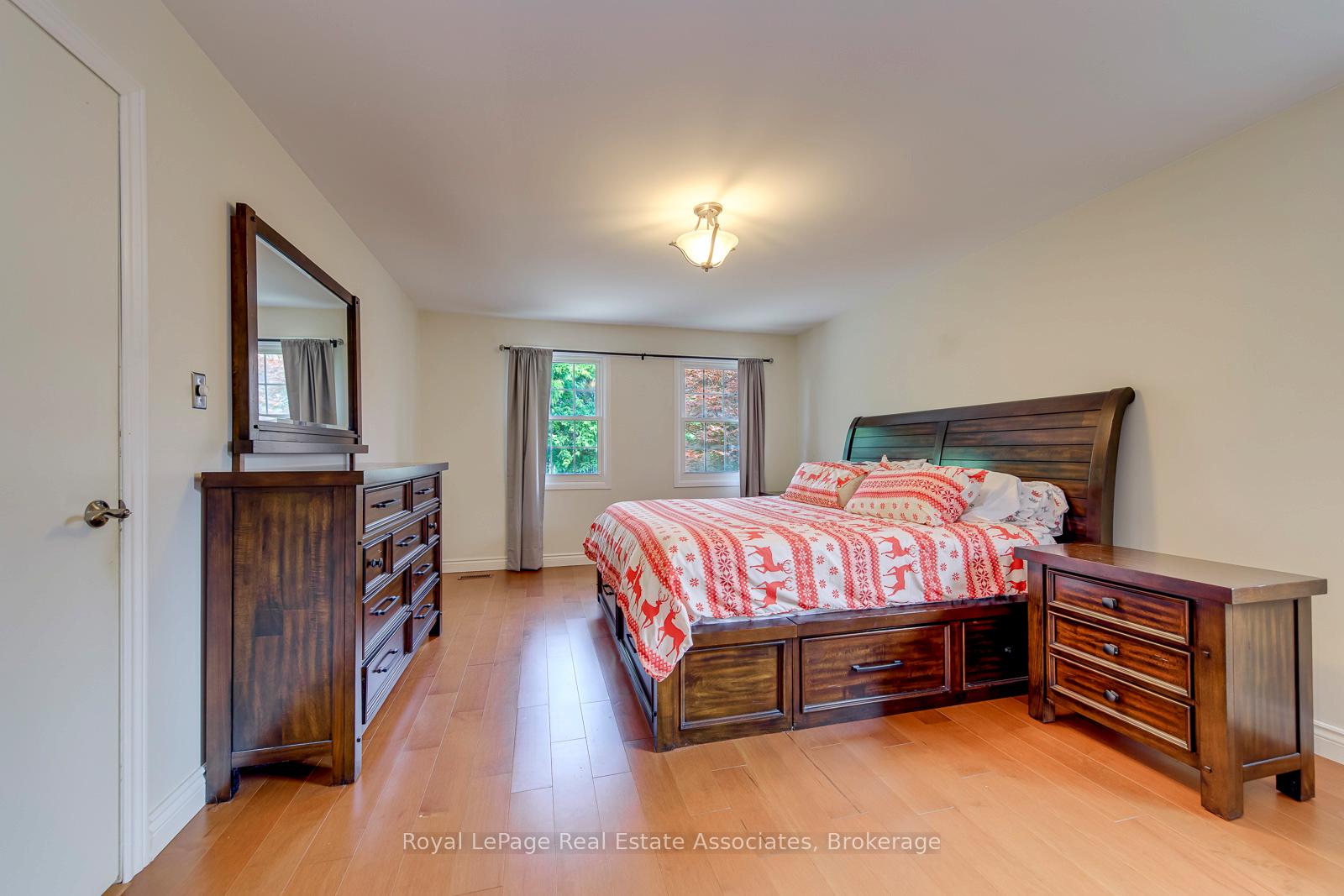 Photo 23 of 30 Marlow Place, Brampton, Central Park — HOMEH