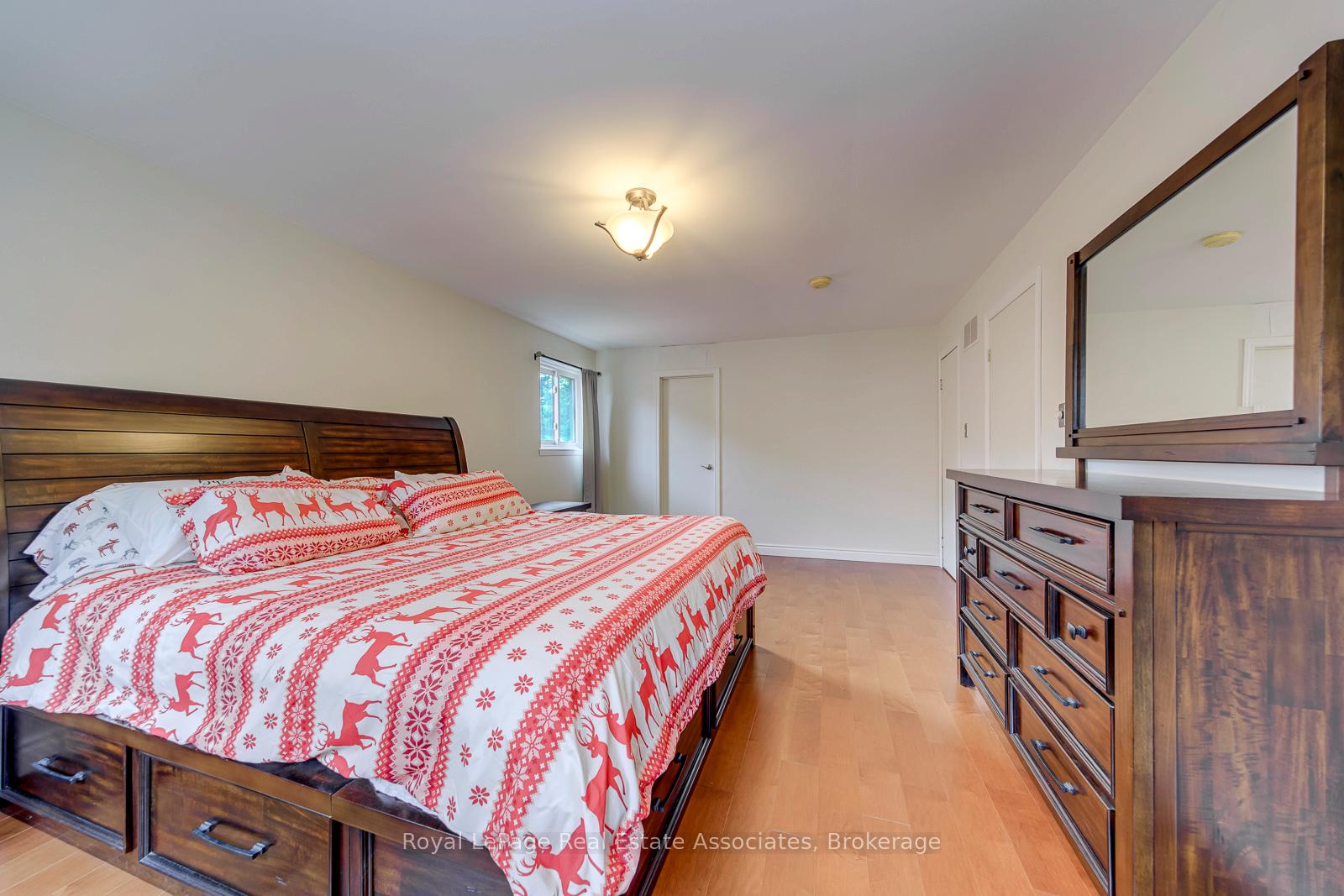 Photo 24 of 30 Marlow Place, Brampton, Central Park — HOMEH