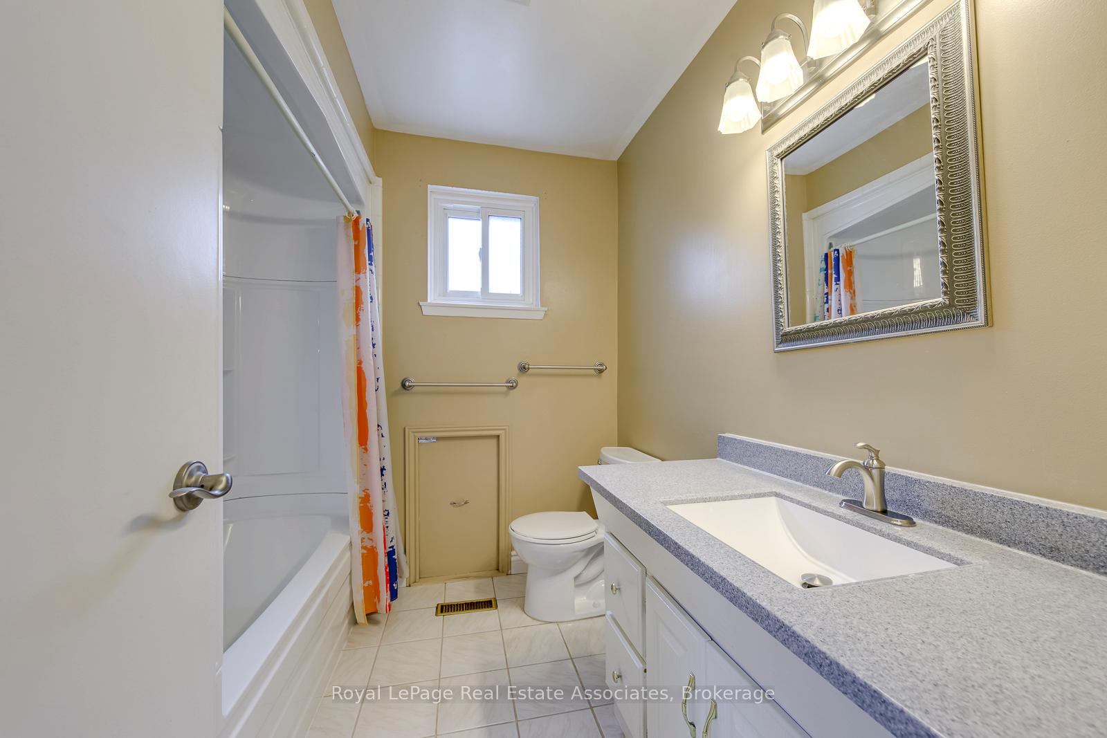 Photo 25 of 30 Marlow Place, Brampton, Central Park — HOMEH