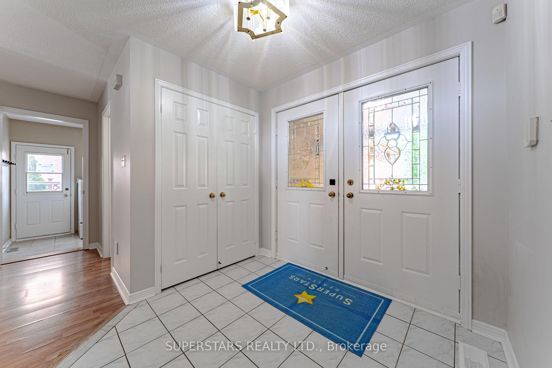 Photo 8 of 29 Arborfield Lane, Markham, Markville — HOMEH